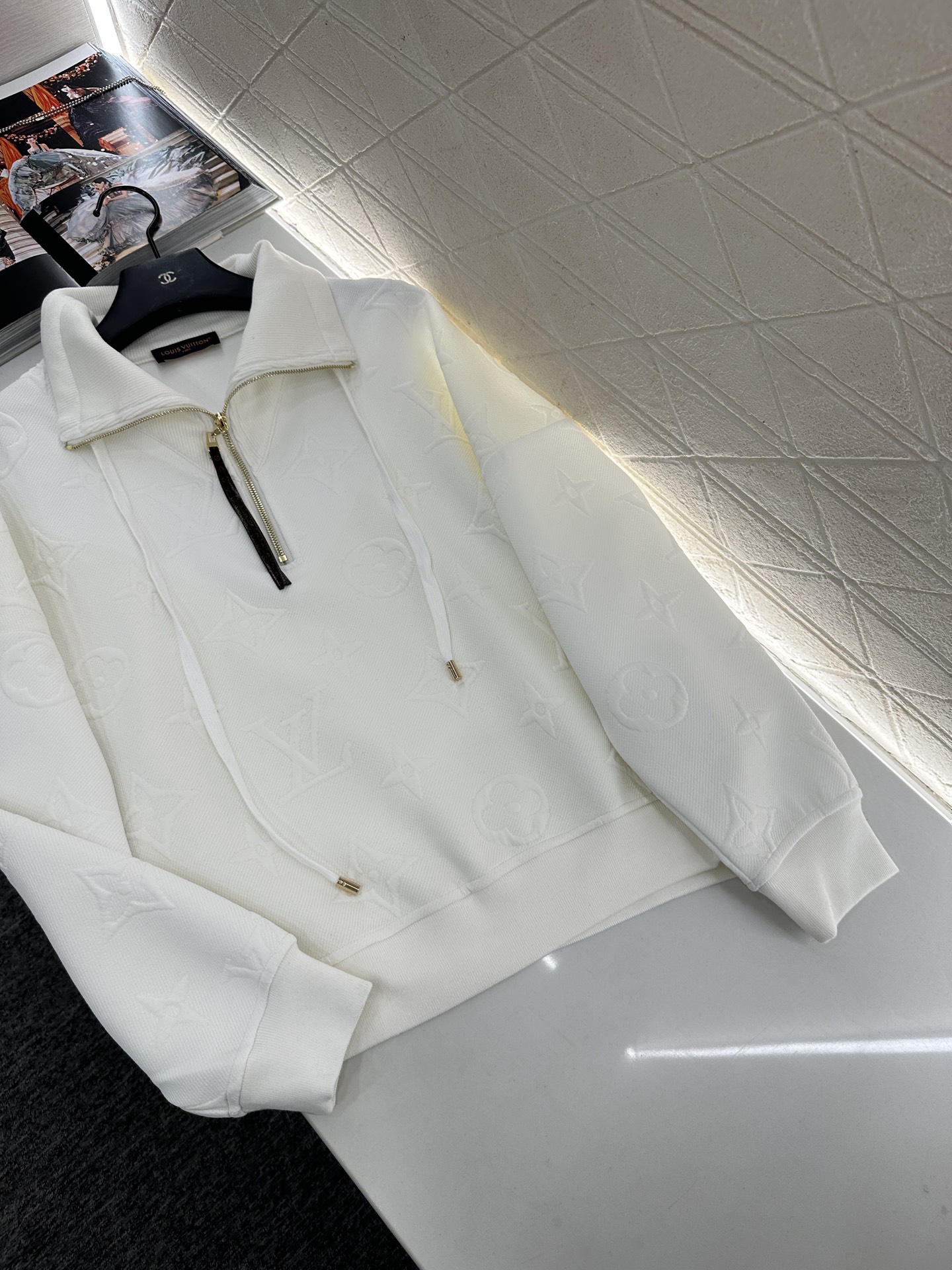 ♥Louis vuitto*♥2025新品上架 压花半开襟卫衣定制YB进口压花材质，柔软亲肤，穿搭时髦，