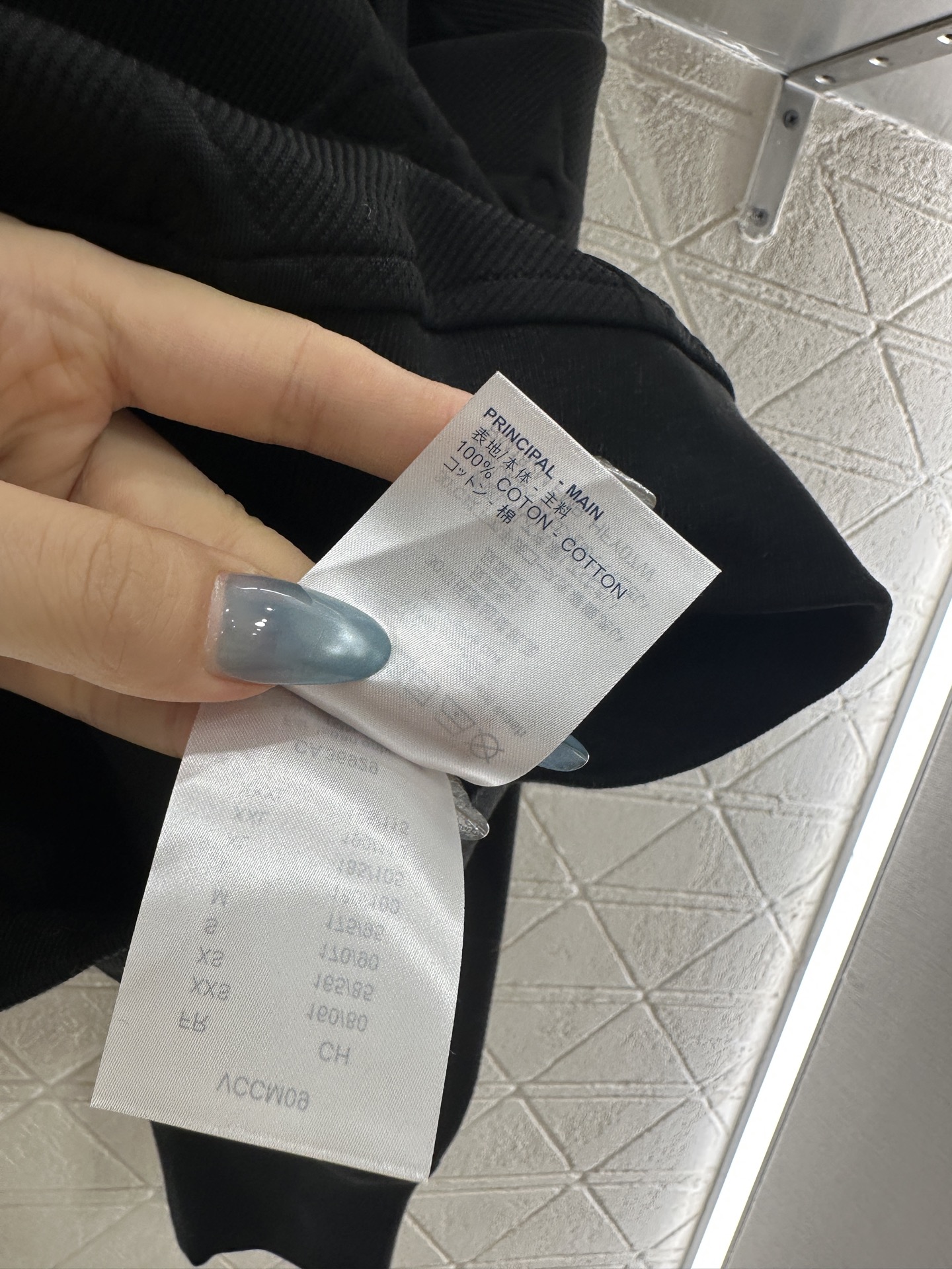 ♥Louis vuitto*♥2025新品上架 压花半开襟卫衣定制YB进口压花材质，柔软亲肤，穿搭时髦，