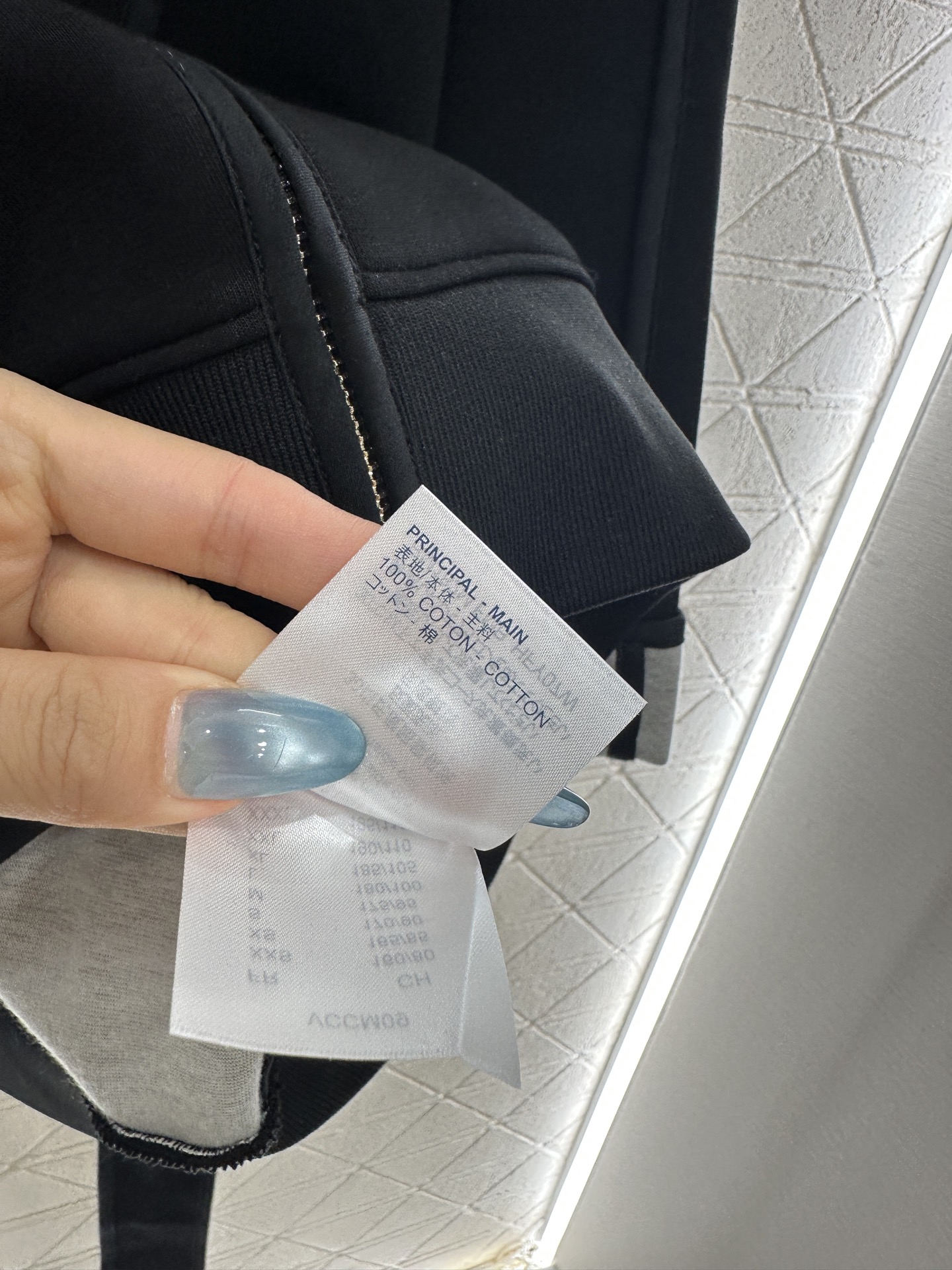 ♥Louis vuitto*♥2025新品上架 翻领提花腰带大衣外套定制YB棉纶混纺材质，复合工艺处理，