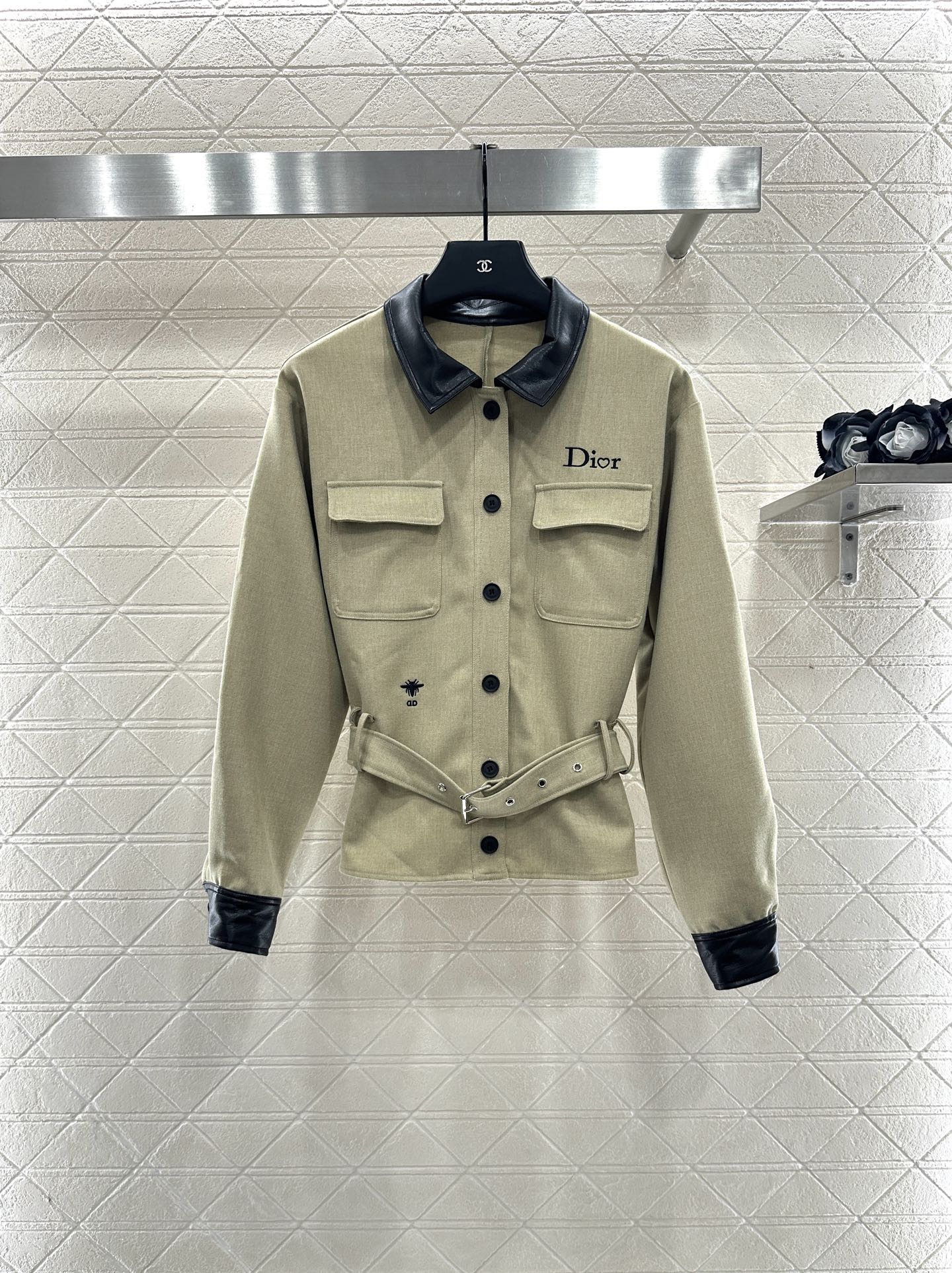 ♥Dio*♥2025新品上架 翻领拼皮外套长裤套装定制YB进口棉纶材质，质感高级，挺括有型，翻领外套搭配