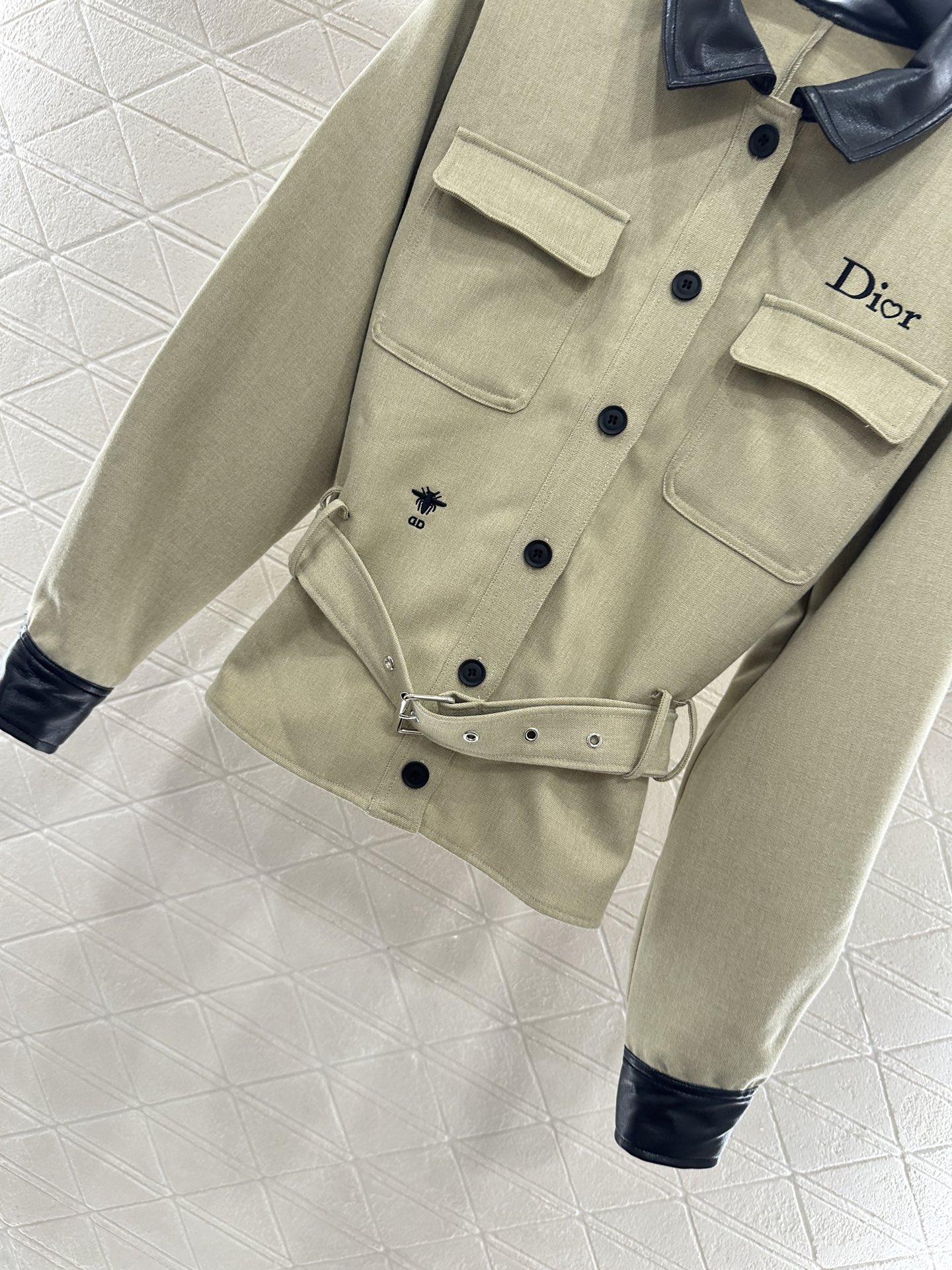 ♥Dio*♥2025新品上架 翻领拼皮外套长裤套装定制YB进口棉纶材质，质感高级，挺括有型，翻领外套搭配