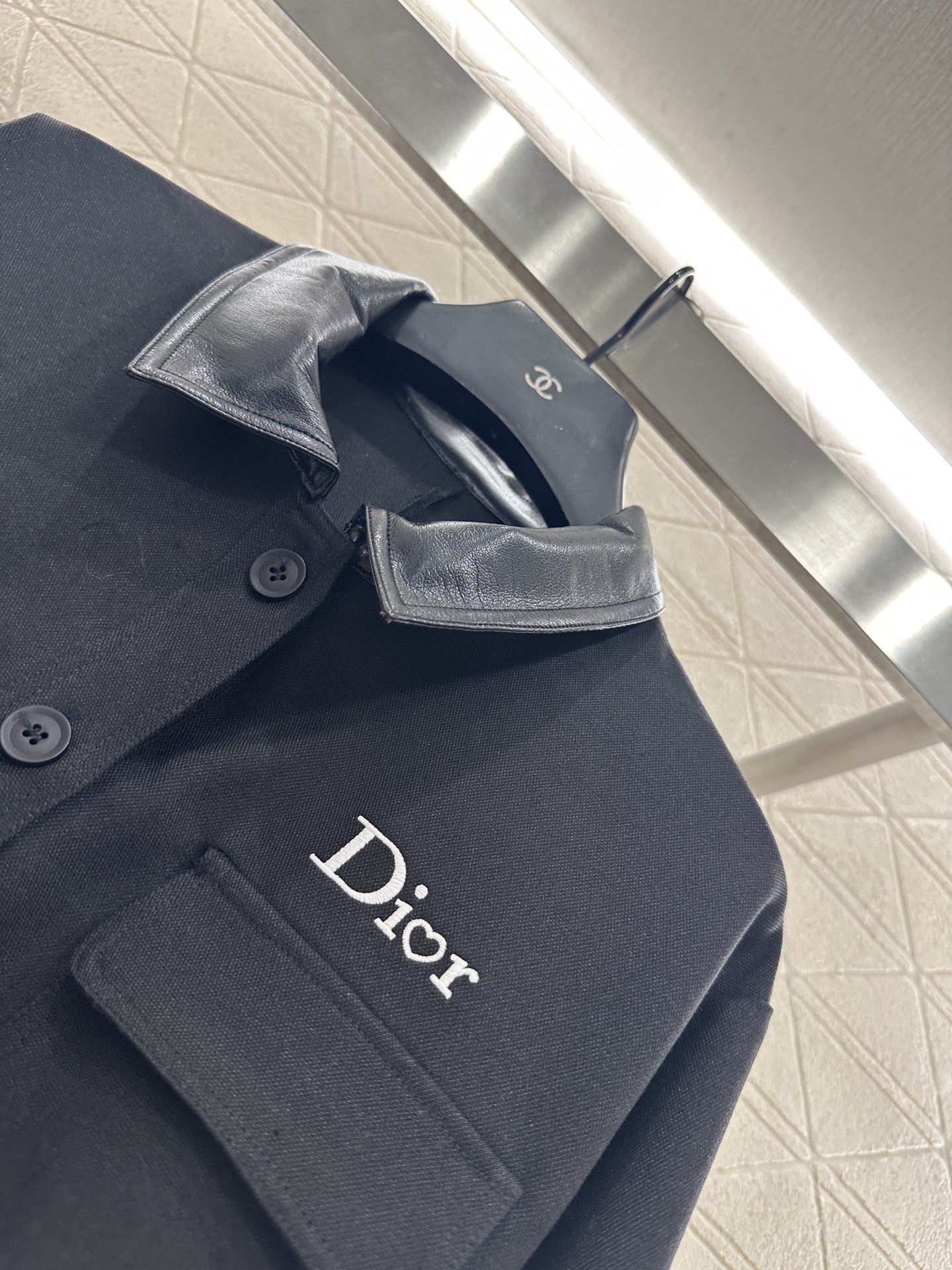 ♥Dio*♥2025新品上架 翻领拼皮外套长裤套装定制YB进口棉纶材质，质感高级，挺括有型，翻领外套搭配