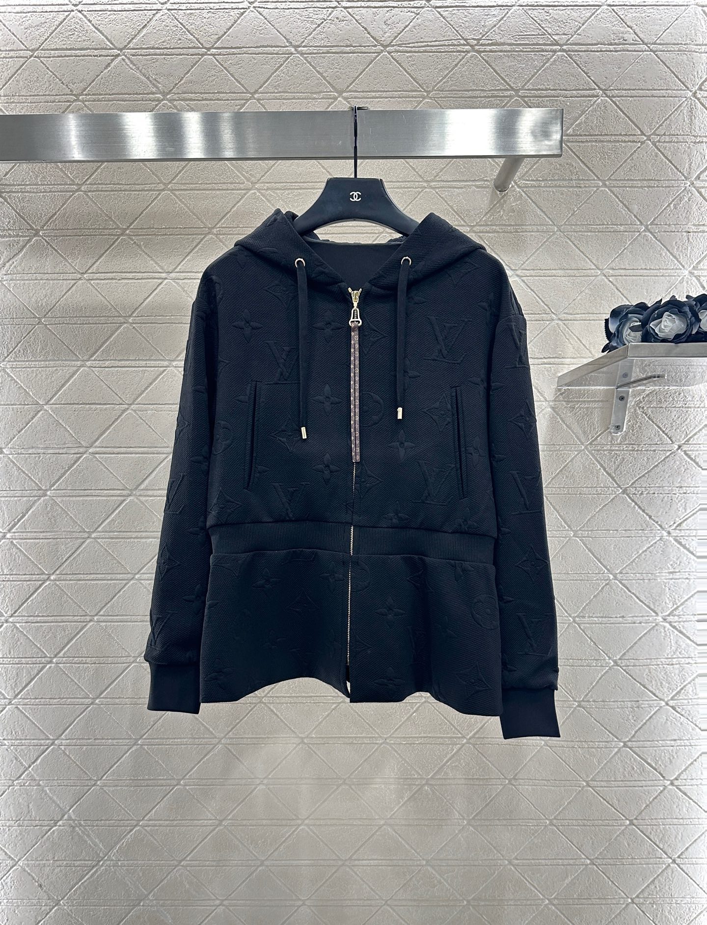 ♥Louis vuitto*♥2025新品上架 压花连帽收腰外套长裤套装定制YB进口压花材质，舒适亲肤，