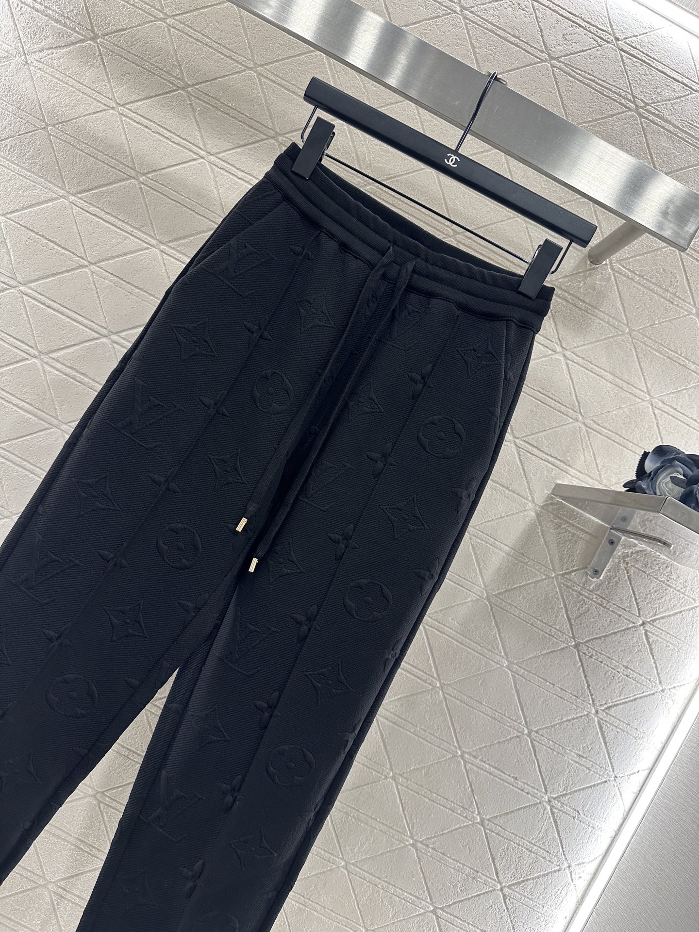 ♥Louis vuitto*♥2025新品上架 压花连帽收腰外套长裤套装定制YB进口压花材质，舒适亲肤，