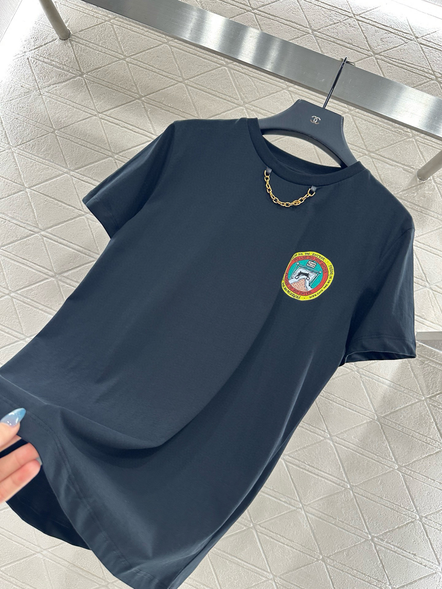 ♥Louis Vuitto*♥2025新品上架 链条圆领印花𝑇𝑒𝑒定制YB斜纹全棉材质，透气舒适，质感十