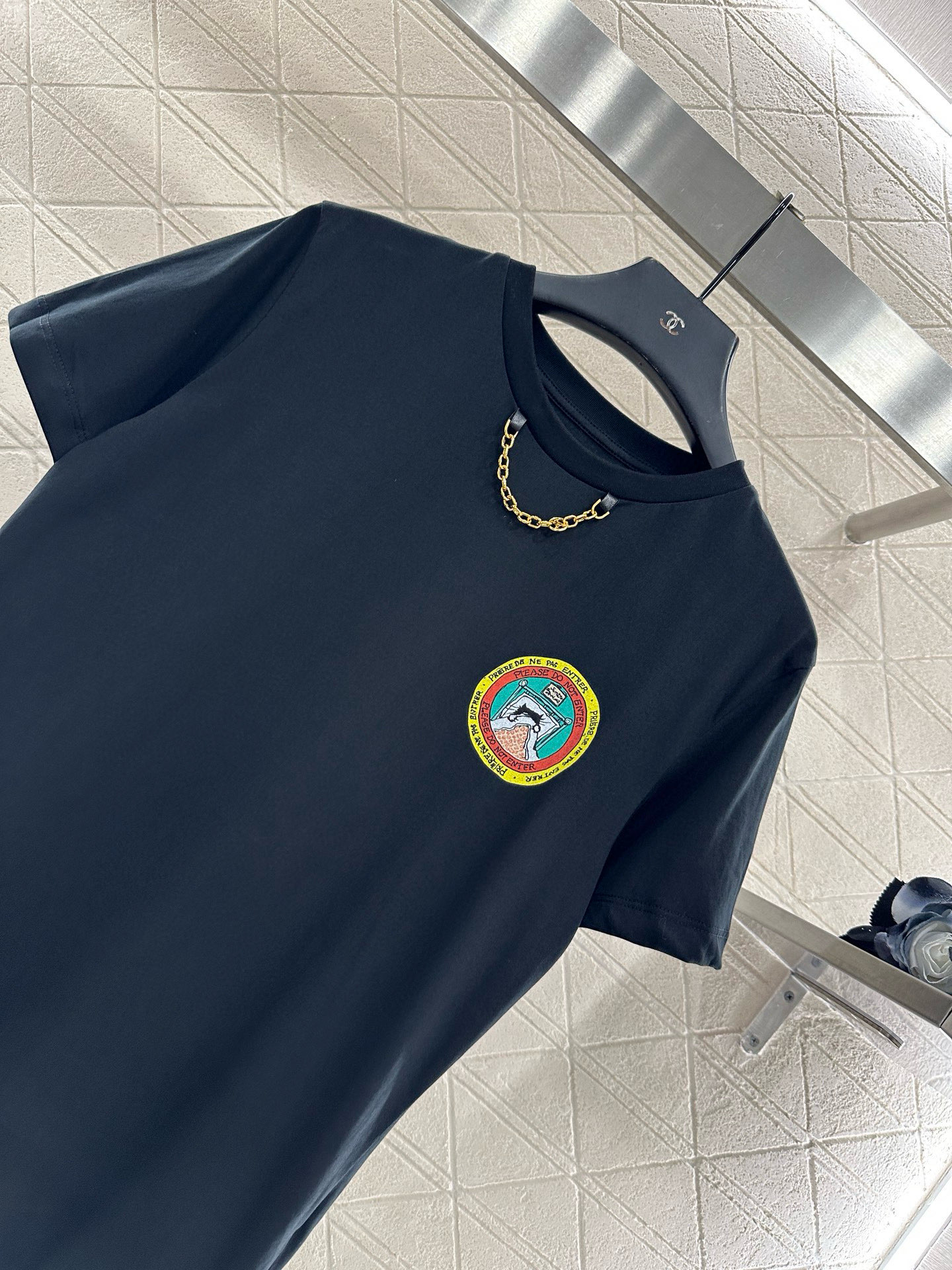 ♥Louis Vuitto*♥2025新品上架 链条圆领印花𝑇𝑒𝑒定制YB斜纹全棉材质，透气舒适，质感十