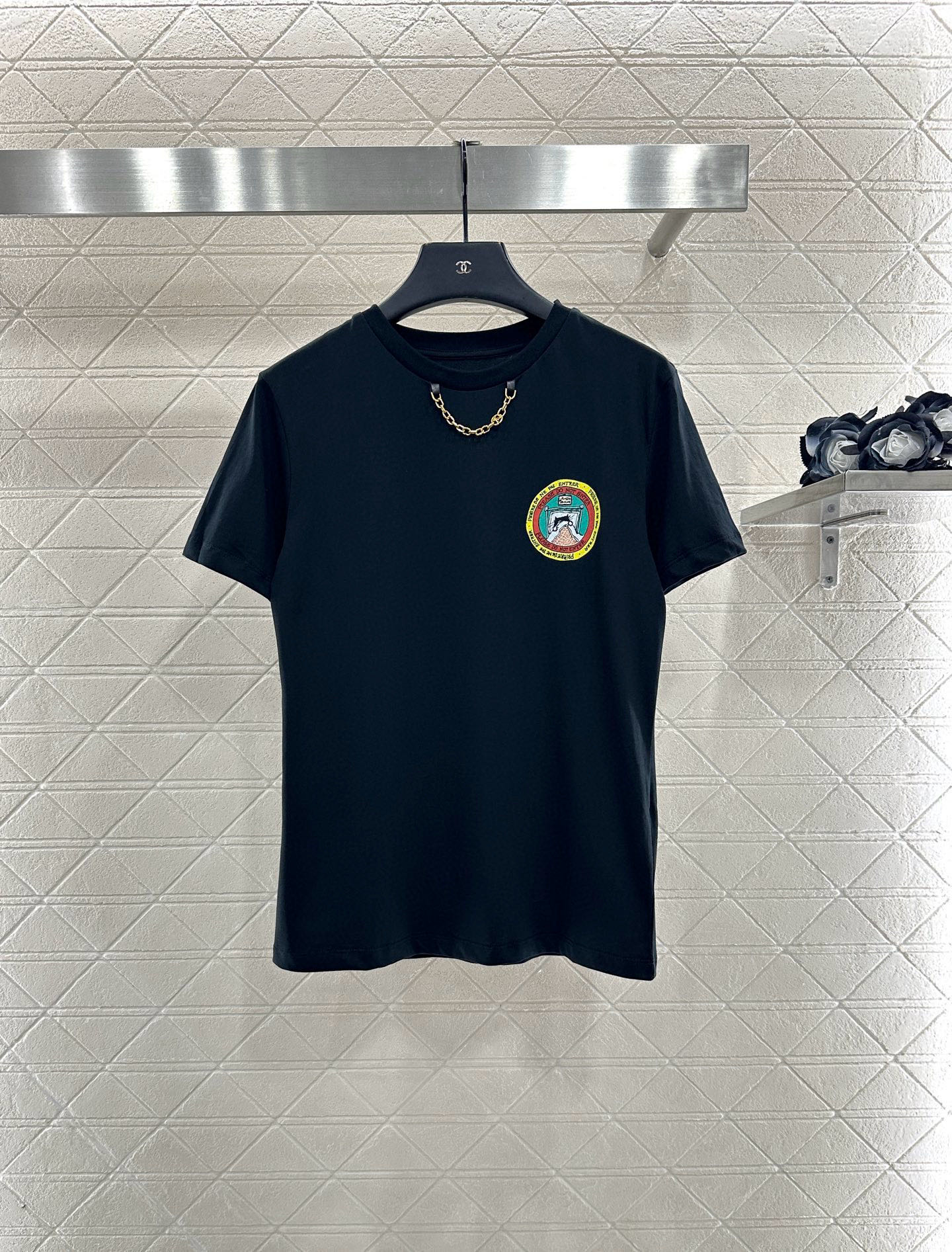 ♥Louis Vuitto*♥2025新品上架 链条圆领印花𝑇𝑒𝑒定制YB斜纹全棉材质，透气舒适，质感十