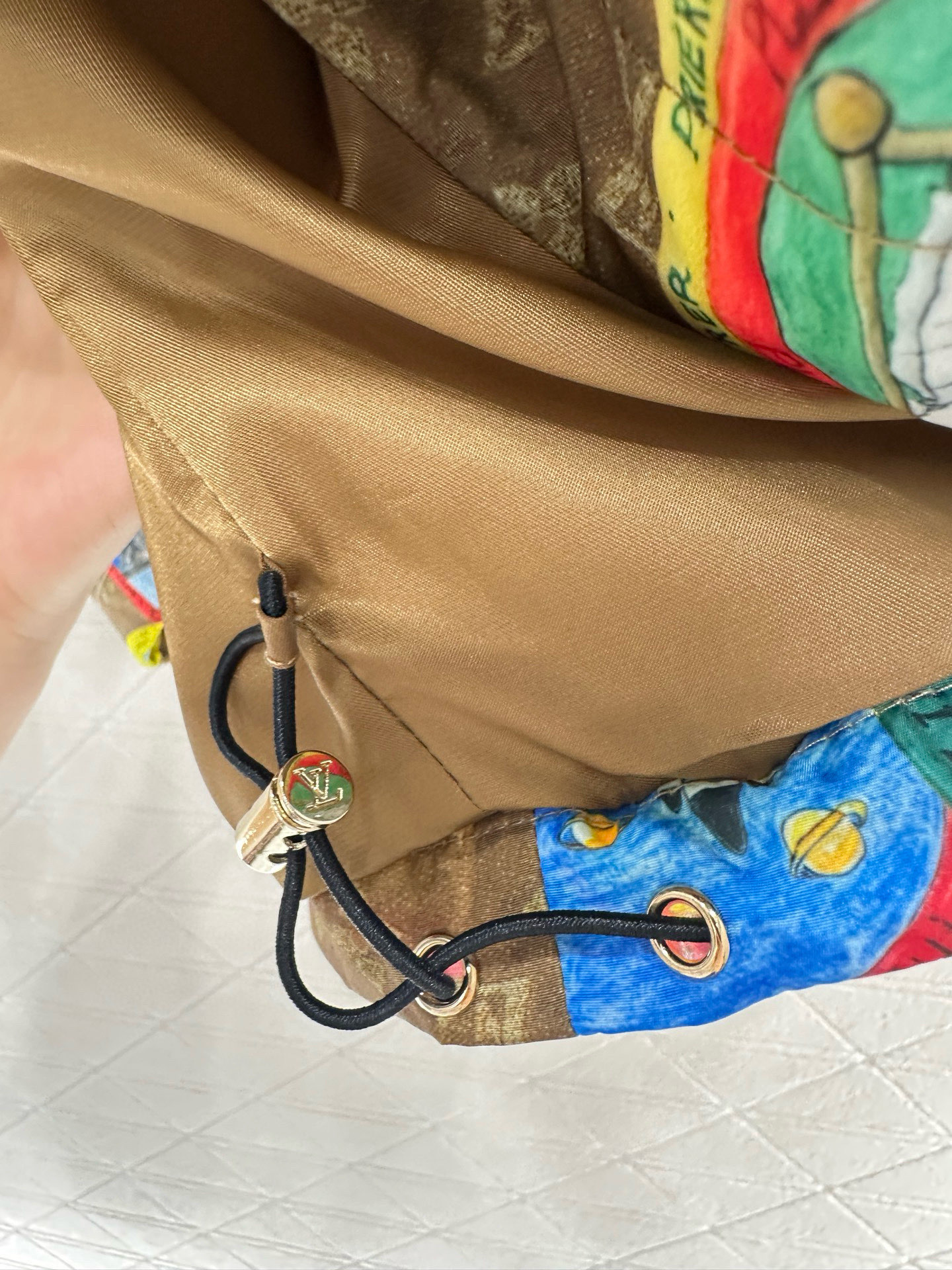 ♥Louis Vuitto*♥2025新品上架 连帽冲锋夹克外套定制YB进口冲锋材质，质感挺括，穿搭有型