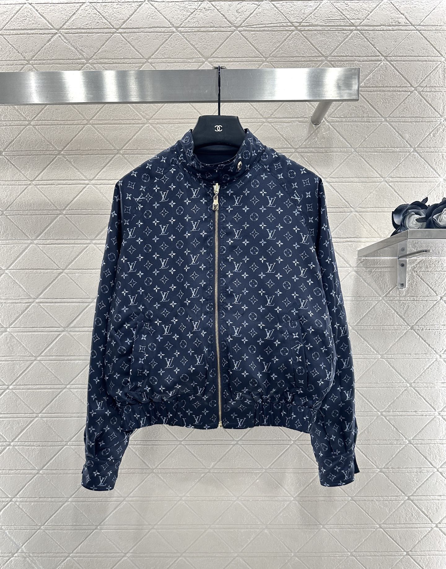 ♥Louis vuitto*♥2025新品上架 两面穿飞行夹克外套定制YB进口防风尼龙材质，质感光泽，垂