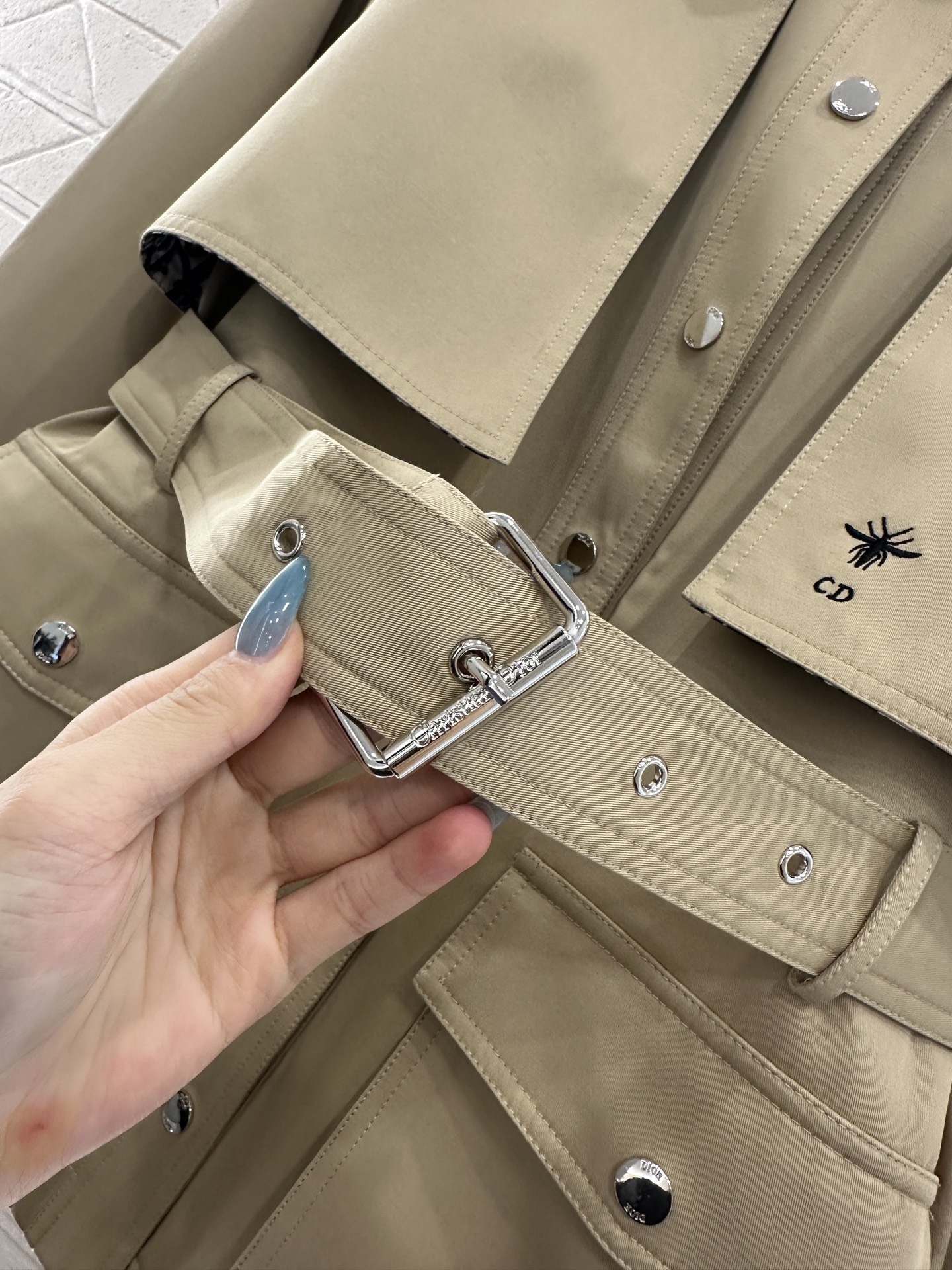 ♥Dio*♥2025新品上架 翻领腰带中长款风衣外套定制YB进口风衣材质，工艺处理，挺括有型，质感高级，