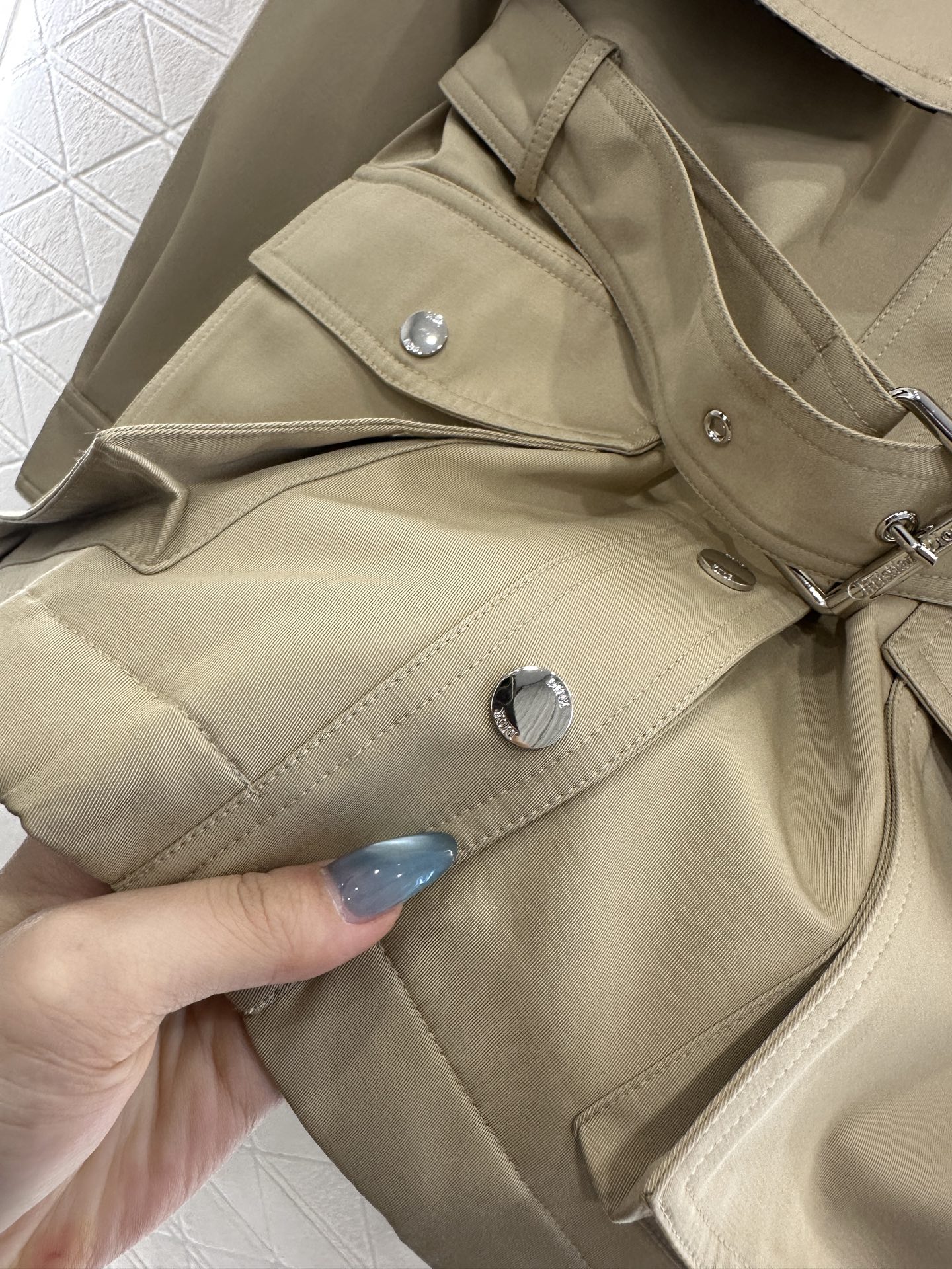 ♥Dio*♥2025新品上架 翻领腰带中长款风衣外套定制YB进口风衣材质，工艺处理，挺括有型，质感高级，