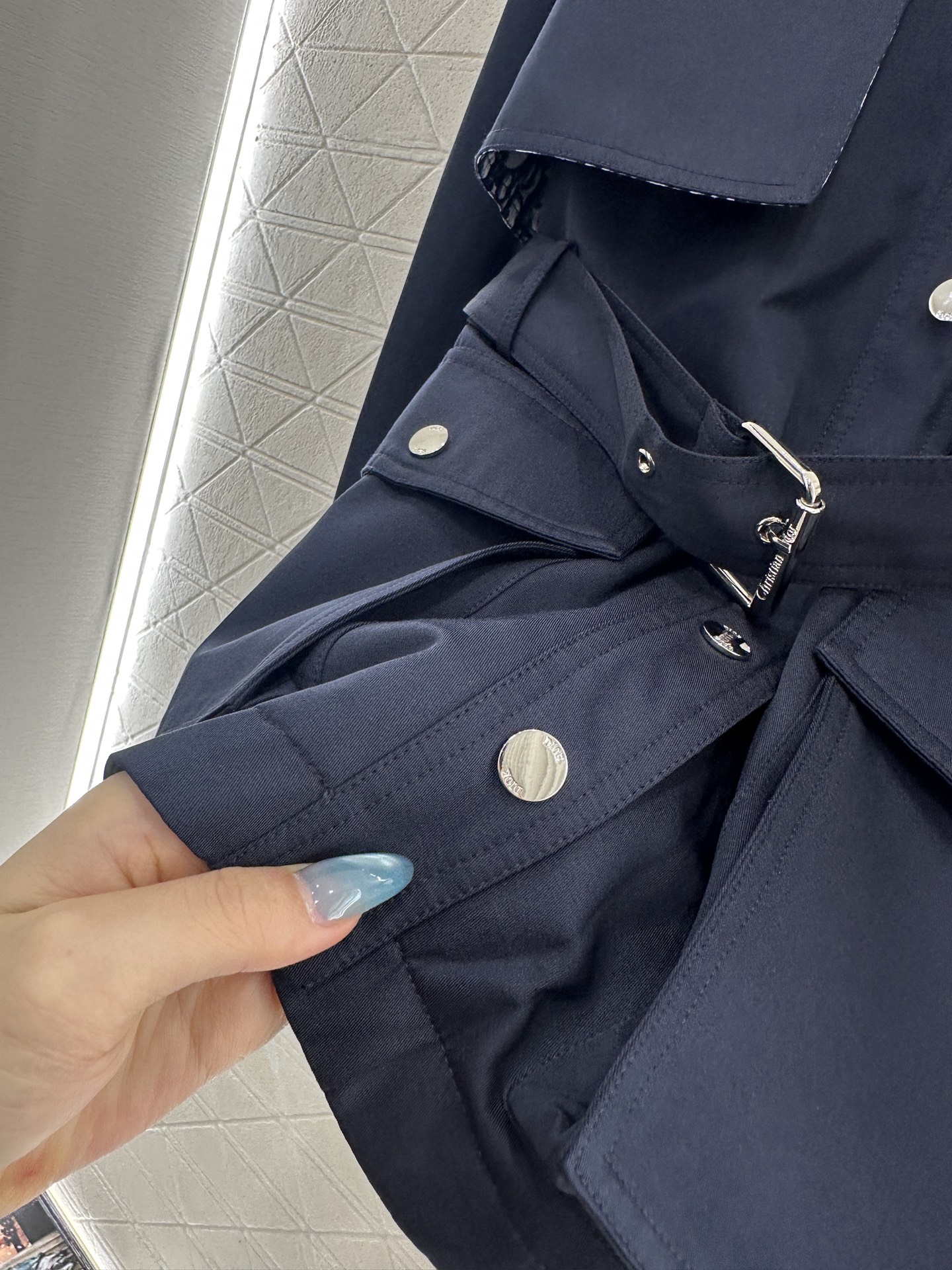 ♥Dio*♥2025新品上架 翻领腰带中长款风衣外套定制YB进口风衣材质，工艺处理，挺括有型，质感高级，