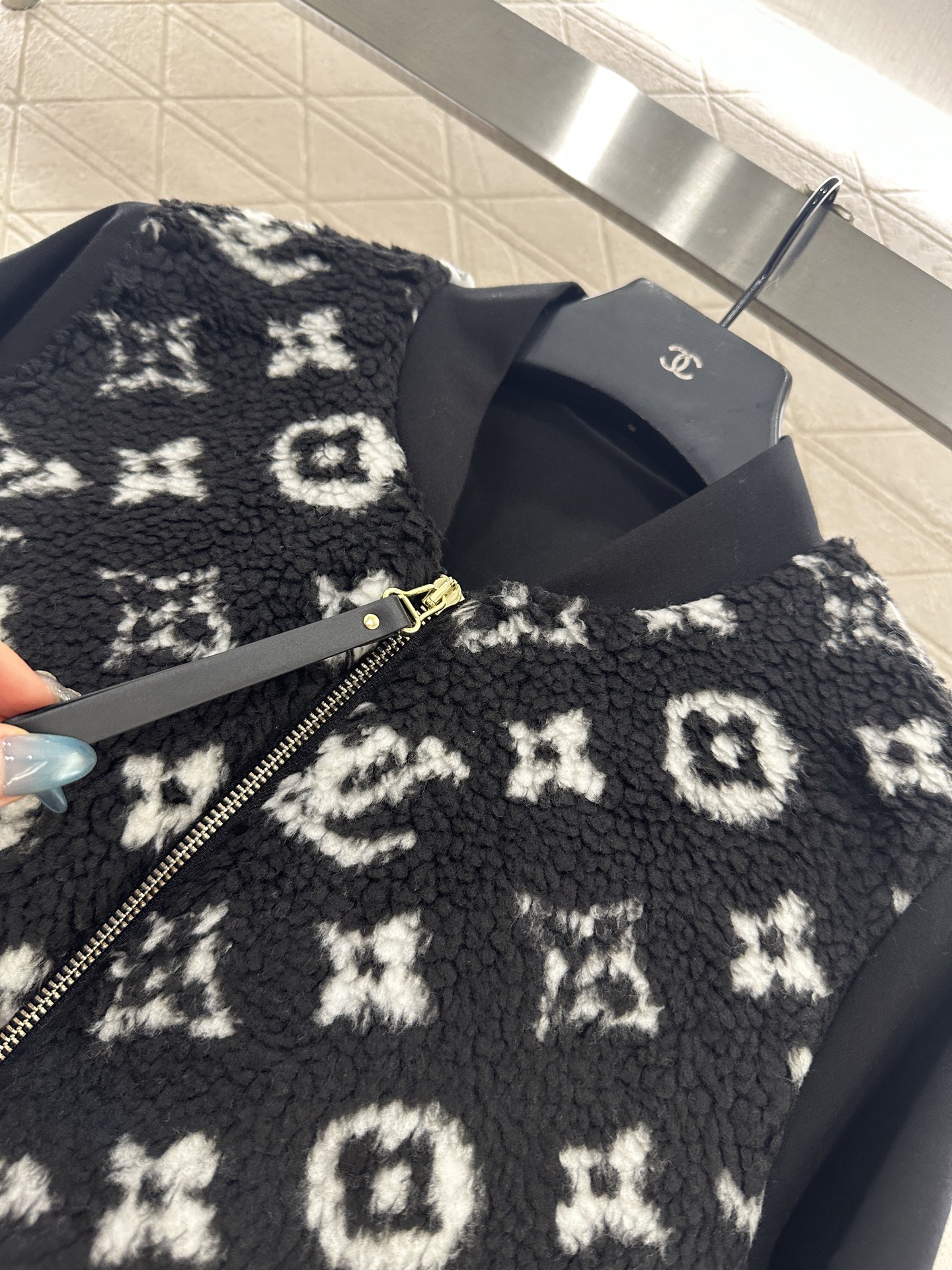 ♥Louis Vuitto*♥2025新品上架 拼接泰迪羊羔毛外套定制YB斜纹空气棉➕羊羔毛材质，柔软亲