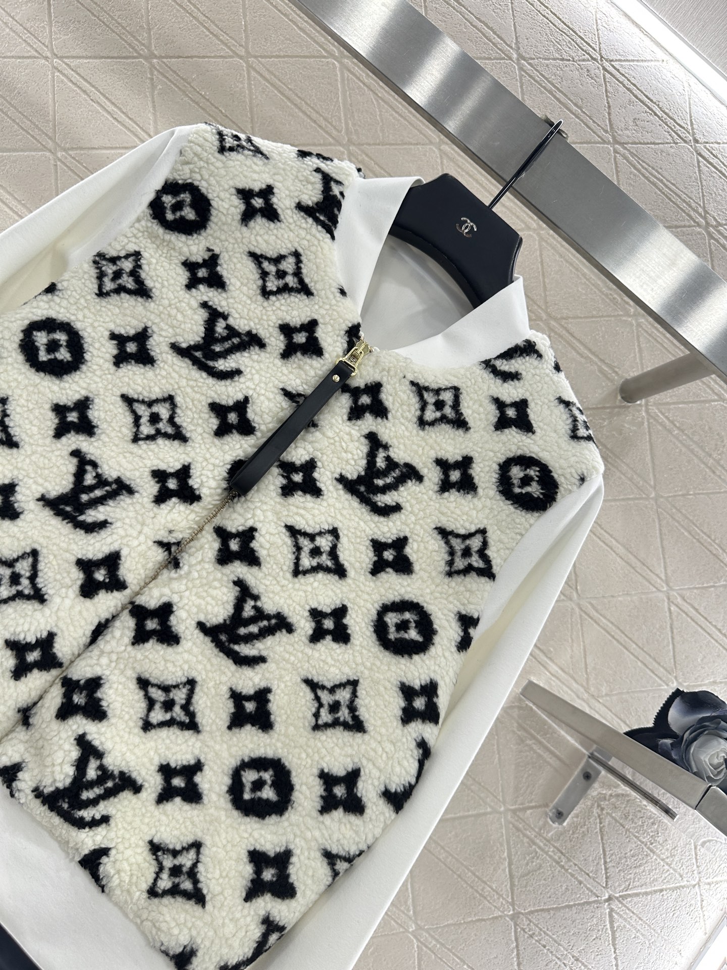 ♥Louis Vuitto*♥2025新品上架 拼接泰迪羊羔毛外套定制YB斜纹空气棉➕羊羔毛材质，柔软亲