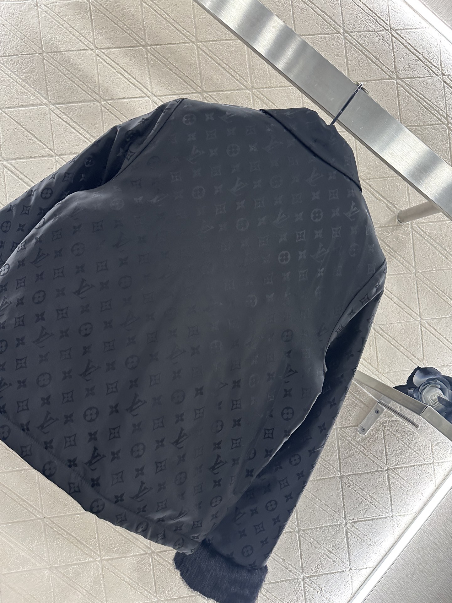 ♥Louis Vuitto*♥2025新品上架 翻领拉链皮毛拼接棉服定制YB防风防水提花尼龙材质，羽绒棉