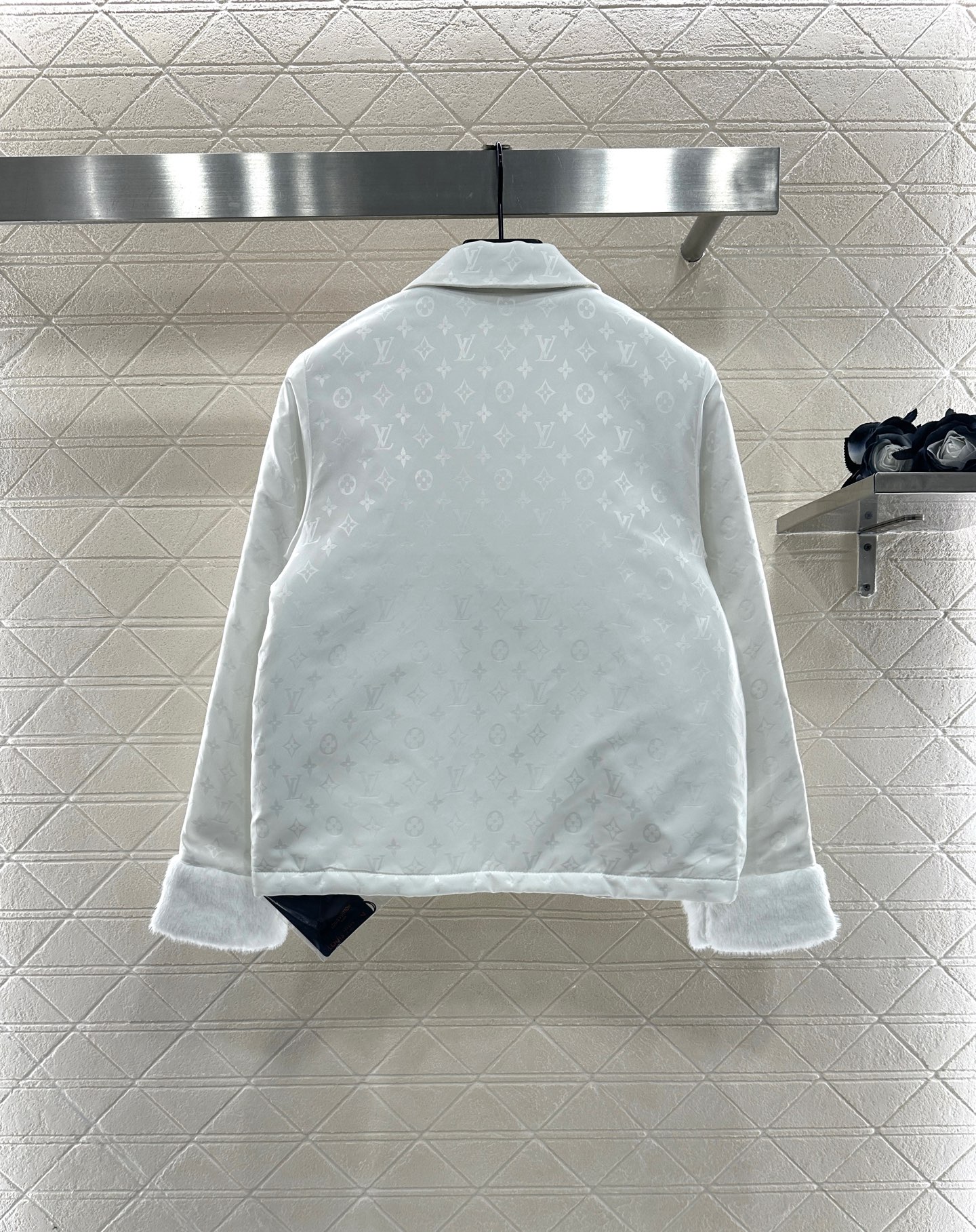 ♥Louis Vuitto*♥2025新品上架 翻领拉链皮毛拼接棉服定制YB防风防水提花尼龙材质，羽绒棉