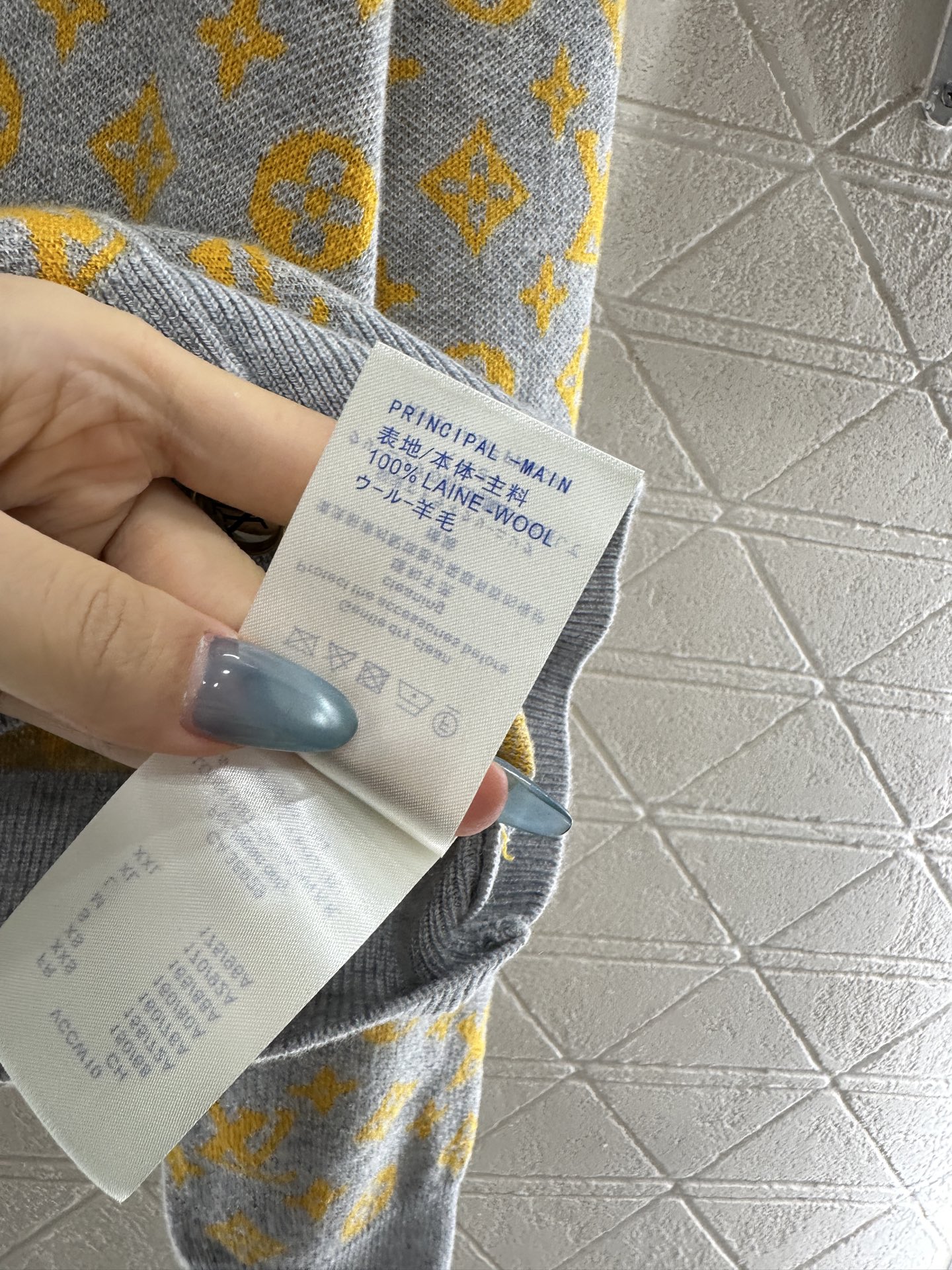 ♥Louis Vuitto*♥2025新品上架 提花针织开衫定制YB羊毛纱线织造，质感高级舒适，圆领针织