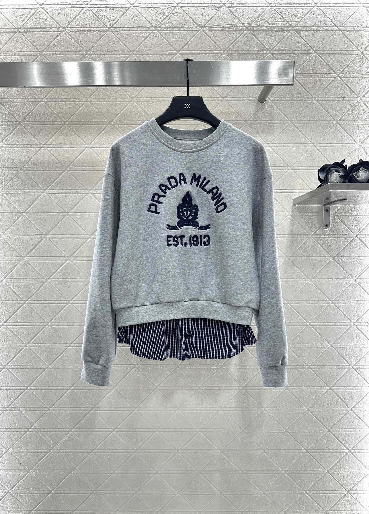 ♥Prad*♥2025新品上架 拼接格纹卫衣长裤套装定制YB斜纹全棉材质，质感细腻，舒适好穿，圆领卫衣长