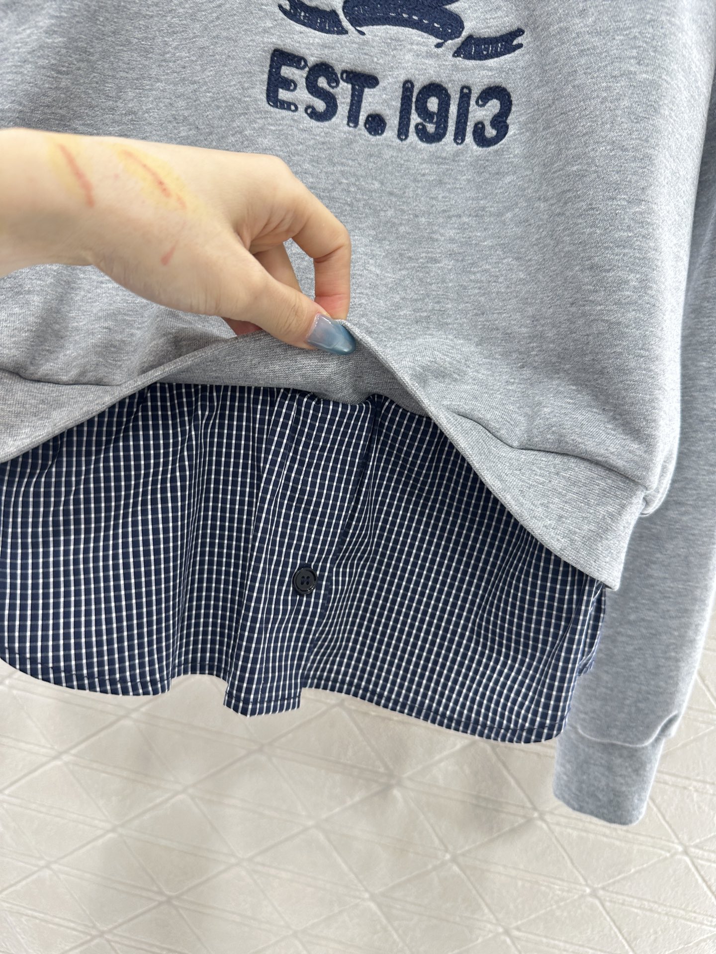 ♥Prad*♥2025新品上架 拼接格纹卫衣长裤套装定制YB斜纹全棉材质，质感细腻，舒适好穿，圆领卫衣长