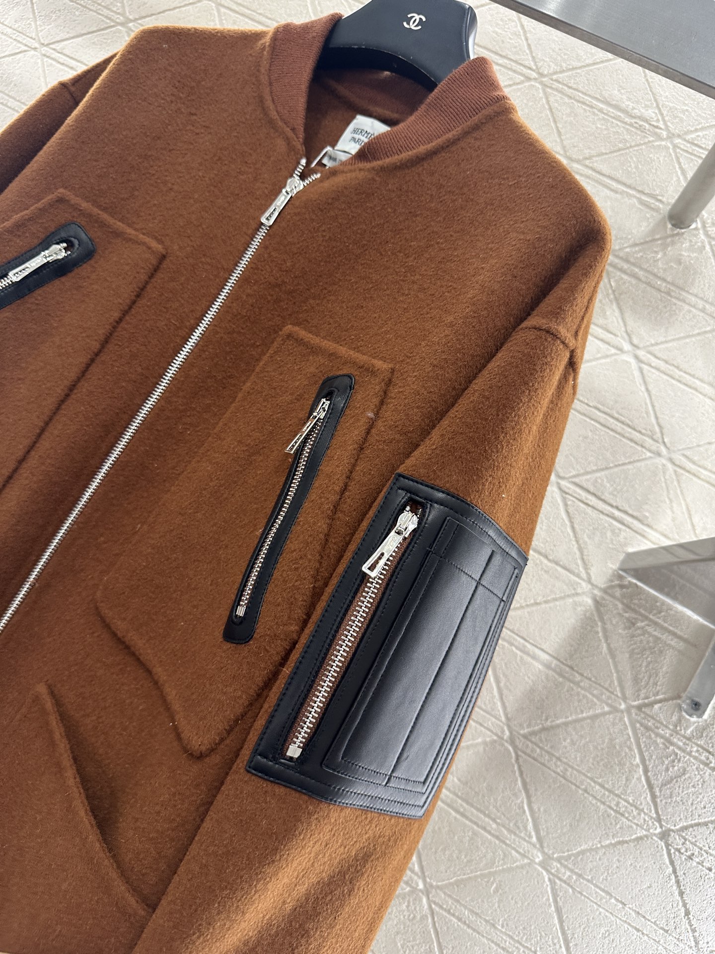 ♥Herme*♥2025新品上架 立领长款大衣定制YB百分百羊毛材质，手工双面尼制作，细腻亲肤，质感十足