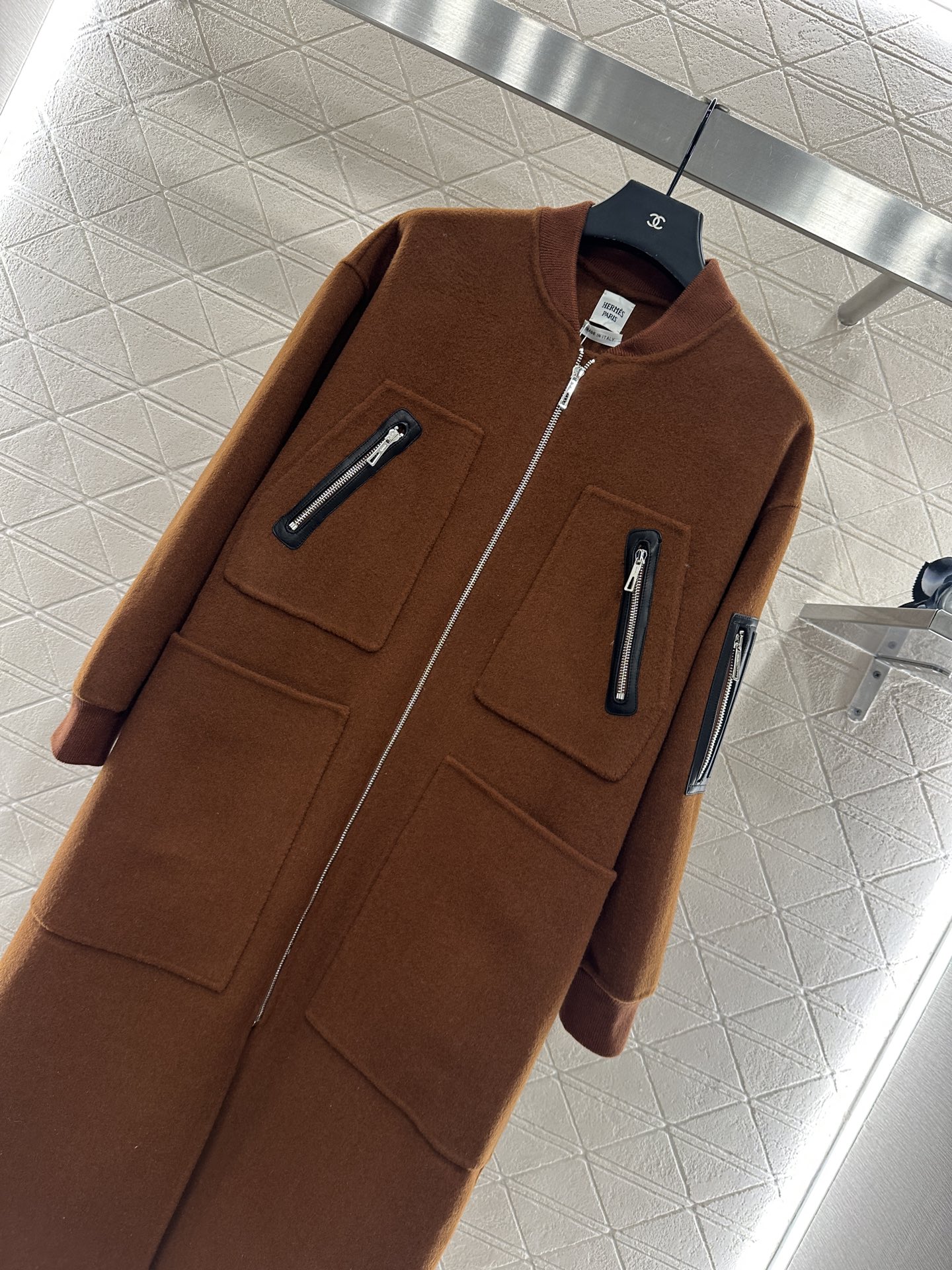 ♥Herme*♥2025新品上架 立领长款大衣定制YB百分百羊毛材质，手工双面尼制作，细腻亲肤，质感十足