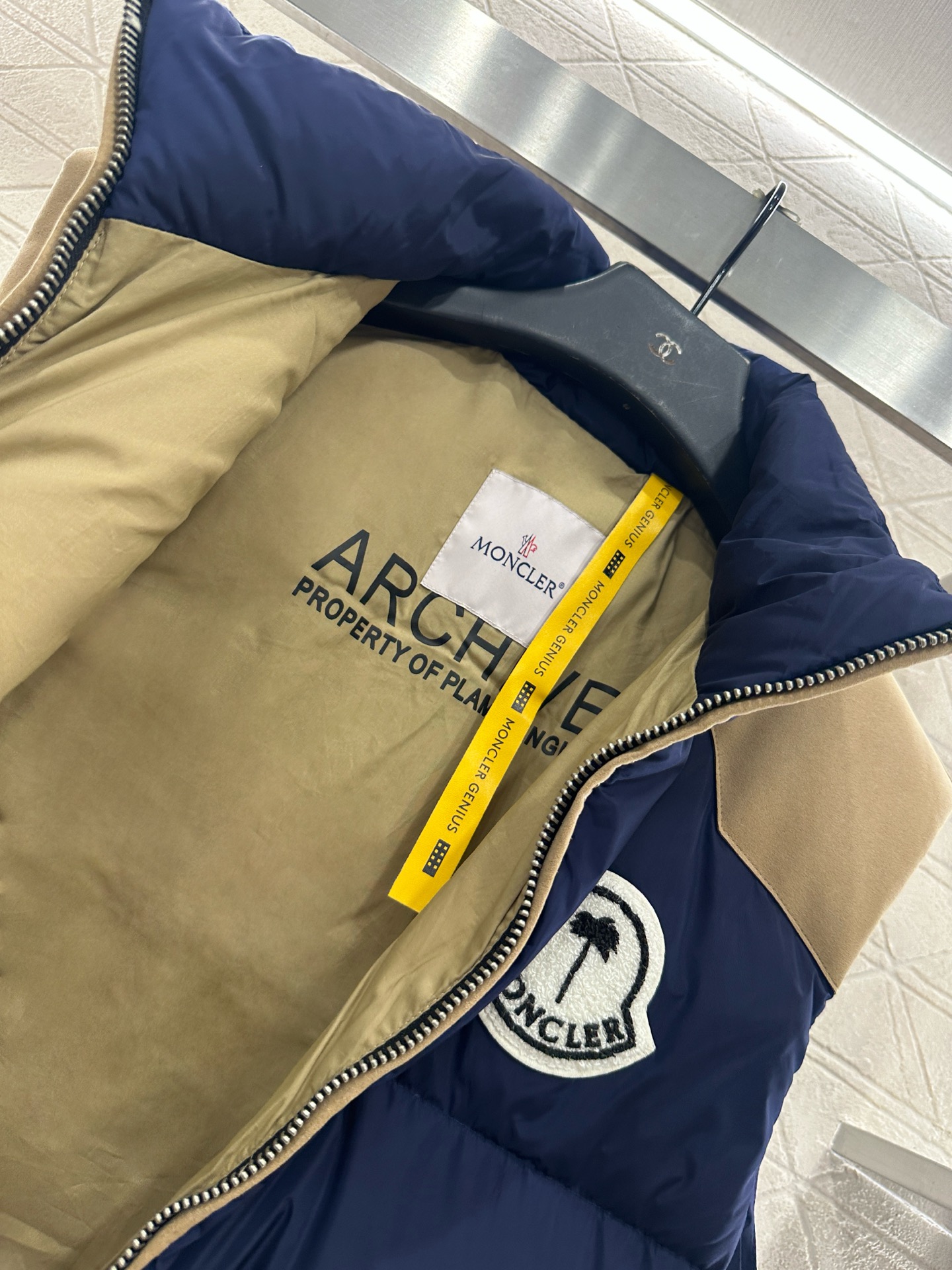 ♥Moncle*♥ 2025新品上架 立领撞色羽绒马甲定制YB防风防水尼龙材质，白鹅绒填充内里，整件轻盈