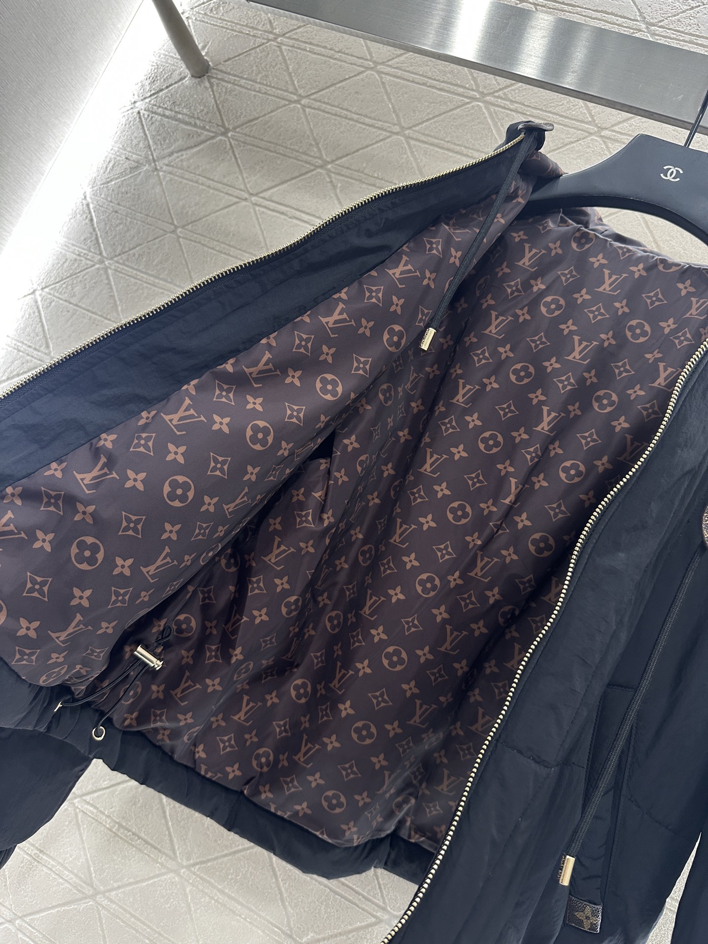 ♥Louis vuitto*♥2025新品上架 连帽羽绒棉服外套定制YB防风防水尼龙材质，质感上乘，连帽