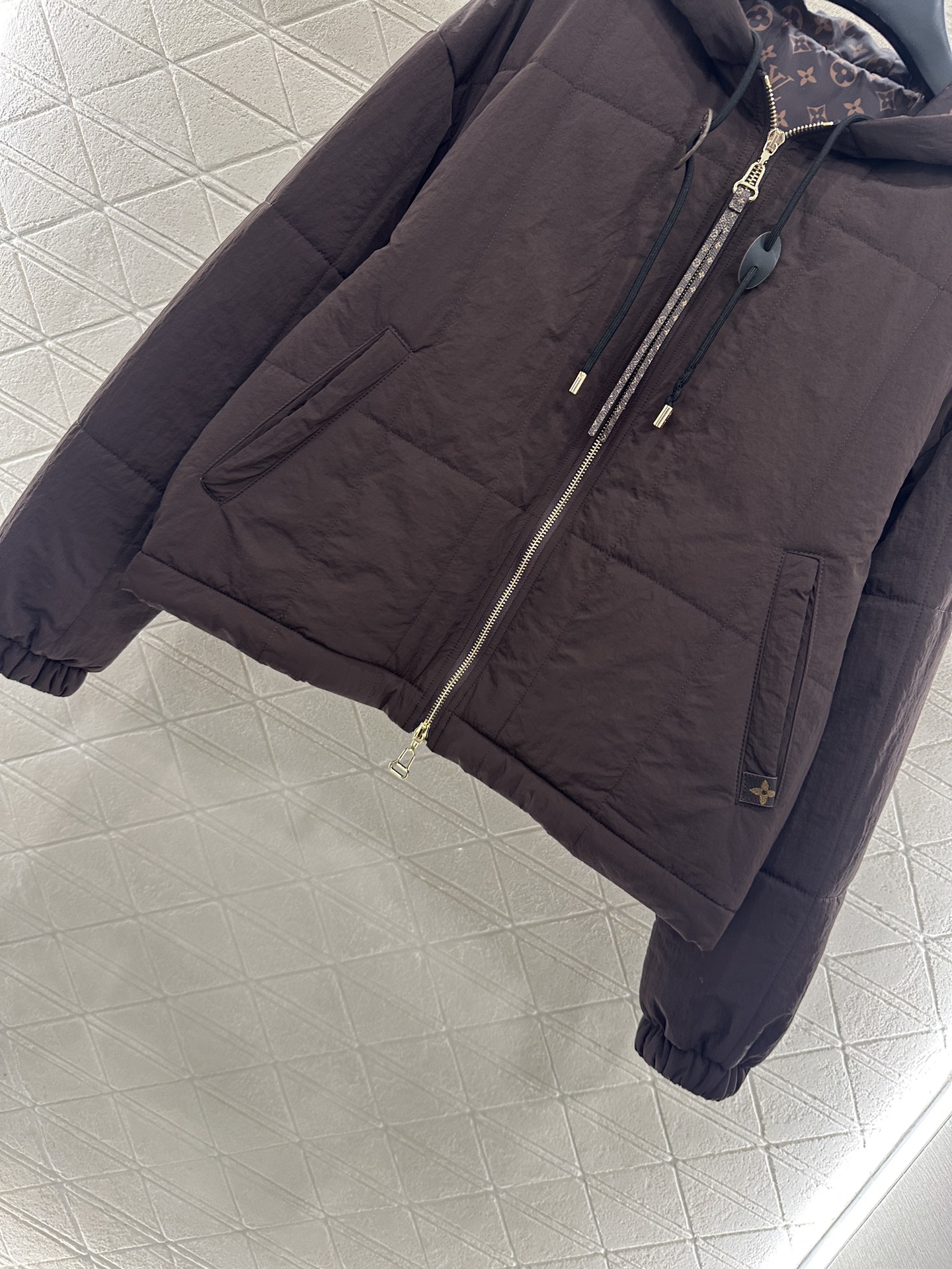 ♥Louis vuitto*♥2025新品上架 连帽羽绒棉服外套定制YB防风防水尼龙材质，质感上乘，连帽