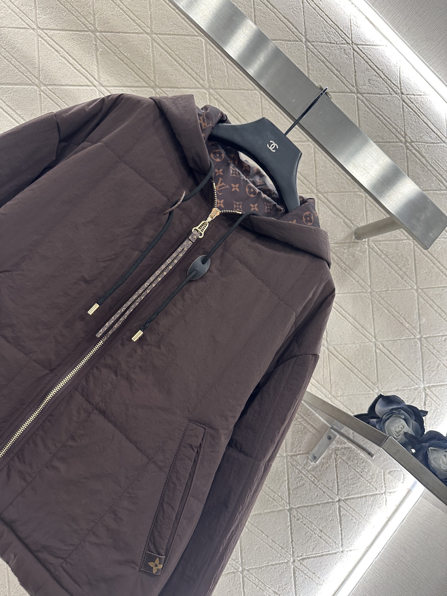 ♥Louis vuitto*♥2025新品上架 连帽羽绒棉服外套定制YB防风防水尼龙材质，质感上乘，连帽