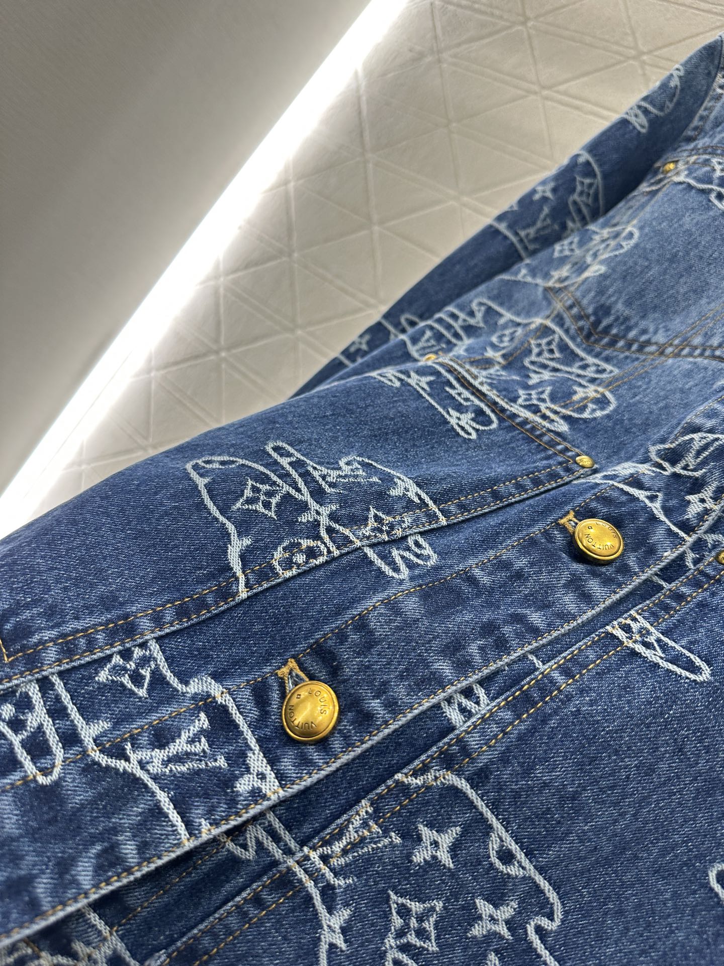 ♥louis vuitto*♥2025新品上架 提花牛仔外套长裤套装定制YB斜纹棉牛仔面料，透气性佳，柔