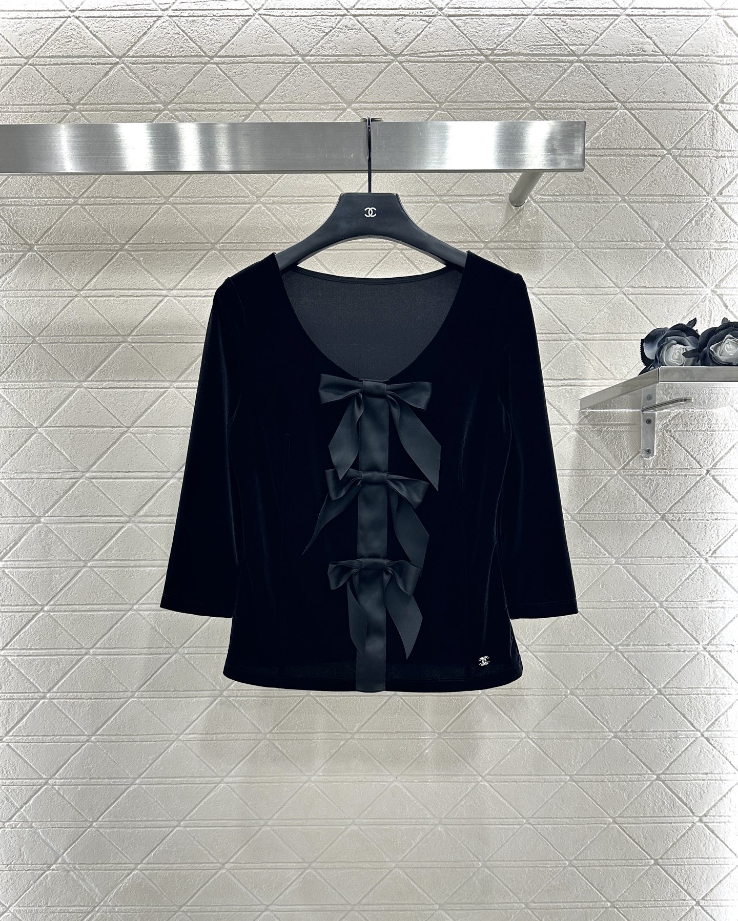 ♥Chane*♥2025新品上架 桃心领蝴蝶结中袖上衣定制YB进口丝绒材质，质感光泽，穿搭舒适，修身桃心