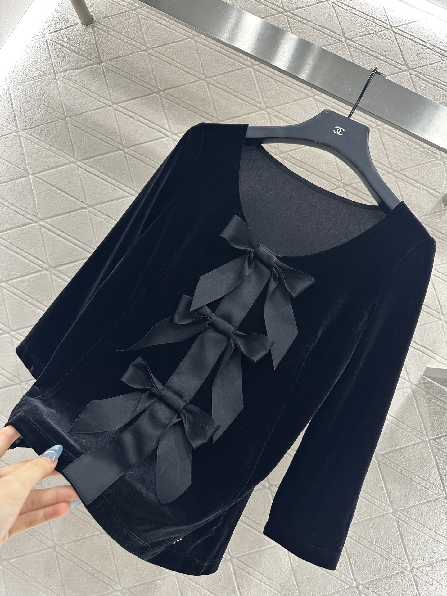 ♥Chane*♥2025新品上架 桃心领蝴蝶结中袖上衣定制YB进口丝绒材质，质感光泽，穿搭舒适，修身桃心