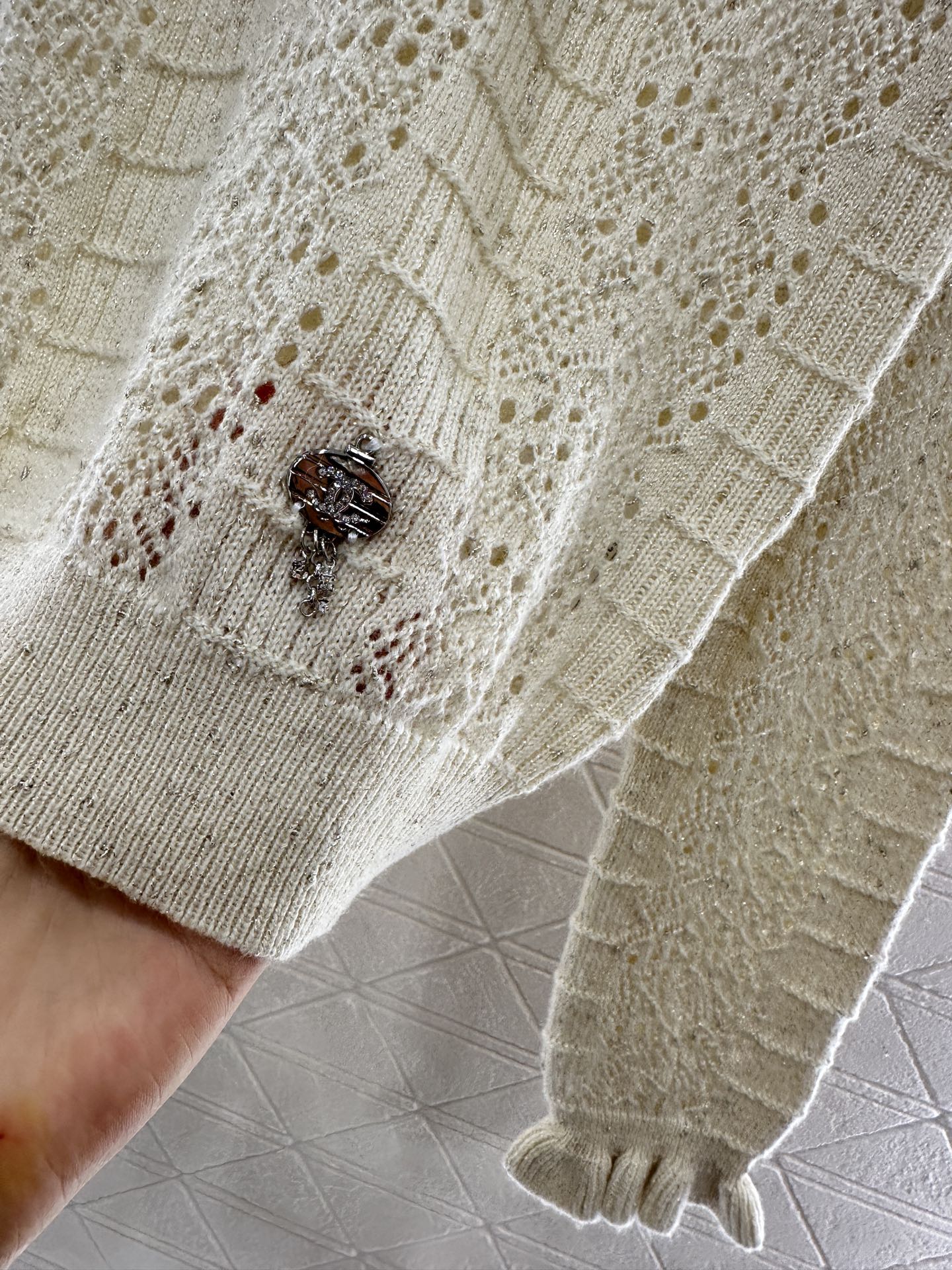 ♥Chane*♥2025新品上架 木耳花边立领针织长袖定制YB羊绒羊毛纱线织造，细腻柔软，弹力十足，精致