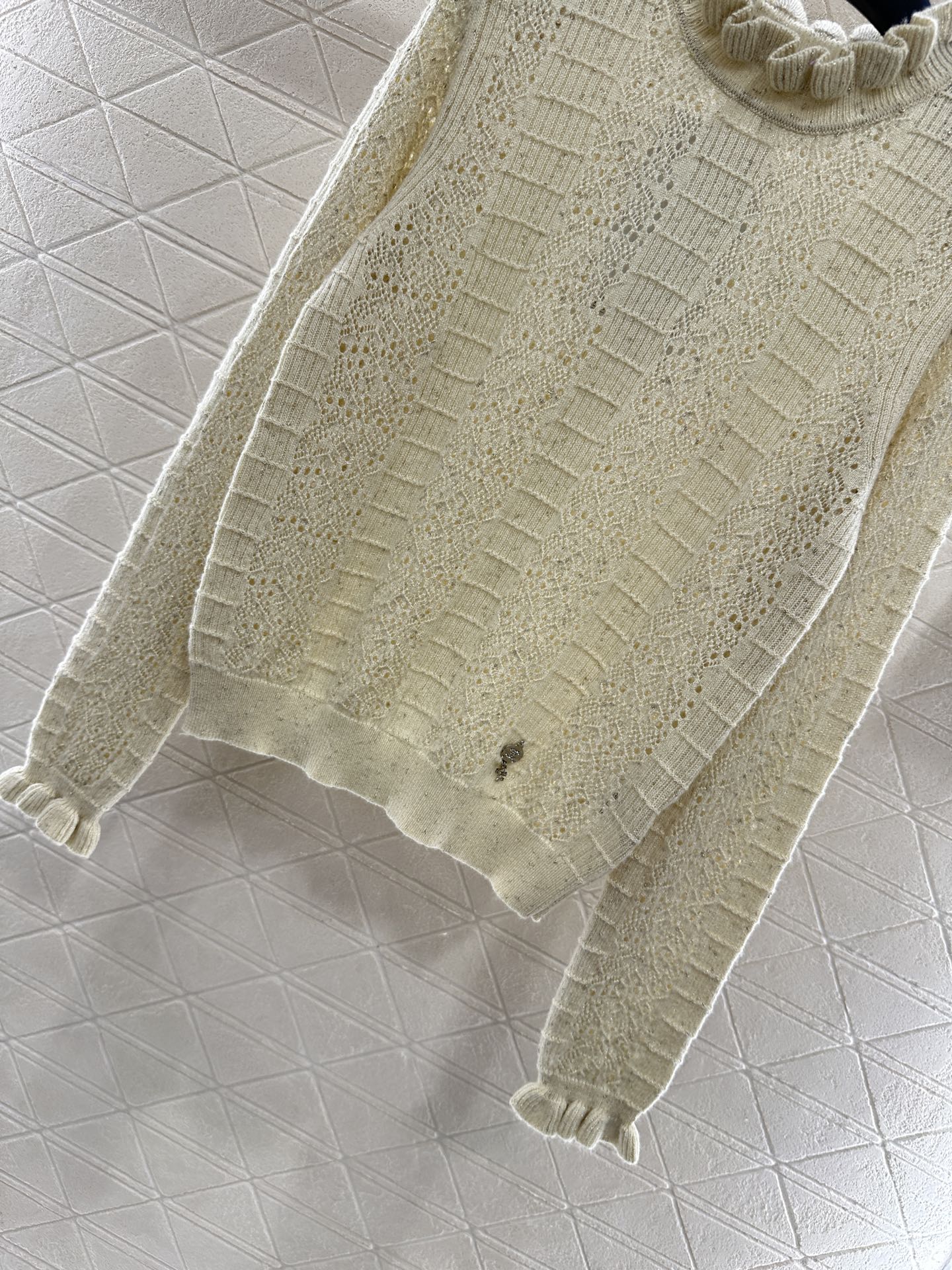 ♥Chane*♥2025新品上架 木耳花边立领针织长袖定制YB羊绒羊毛纱线织造，细腻柔软，弹力十足，精致