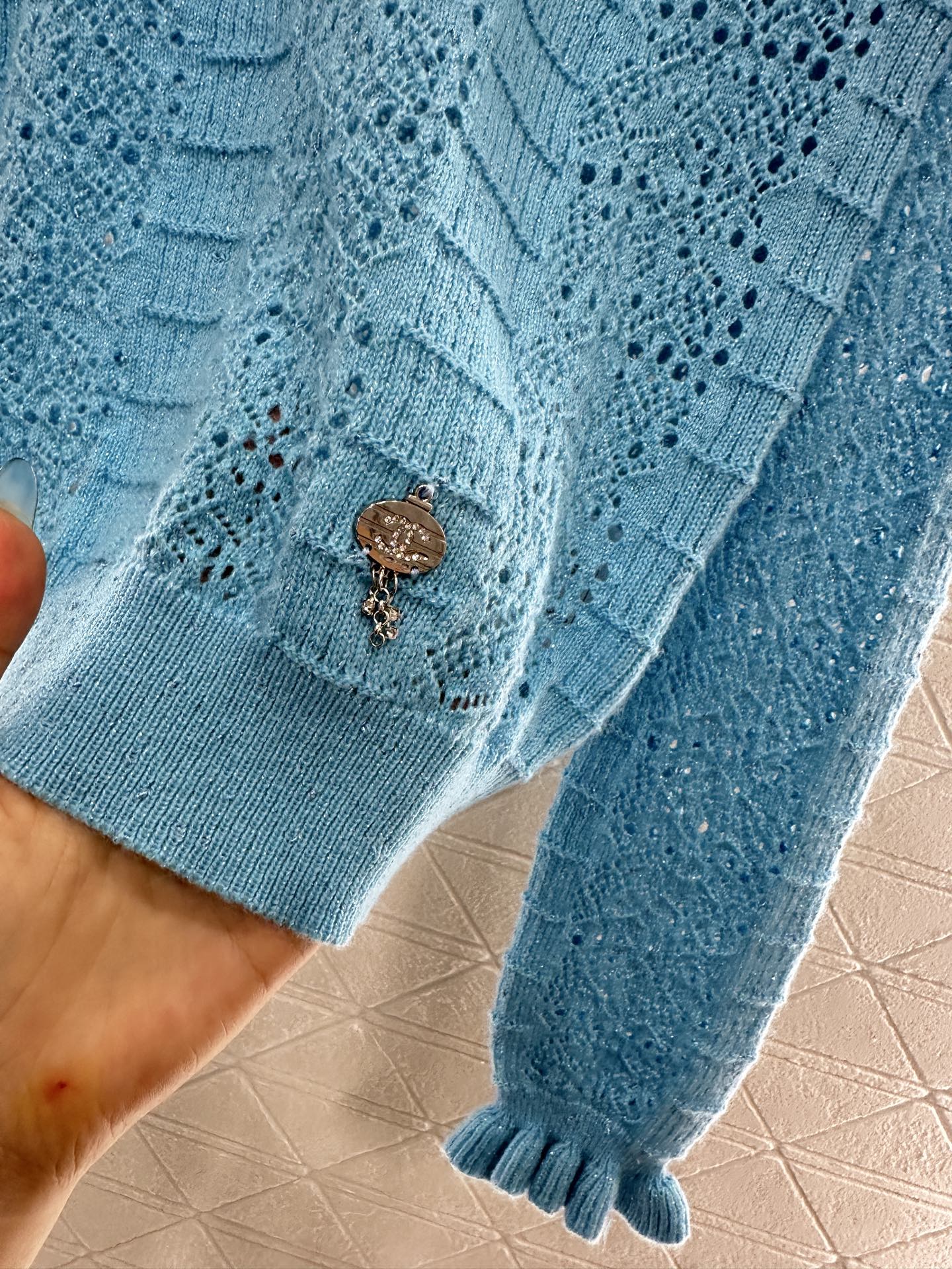 ♥Chane*♥2025新品上架 木耳花边立领针织长袖定制YB羊绒羊毛纱线织造，细腻柔软，弹力十足，精致