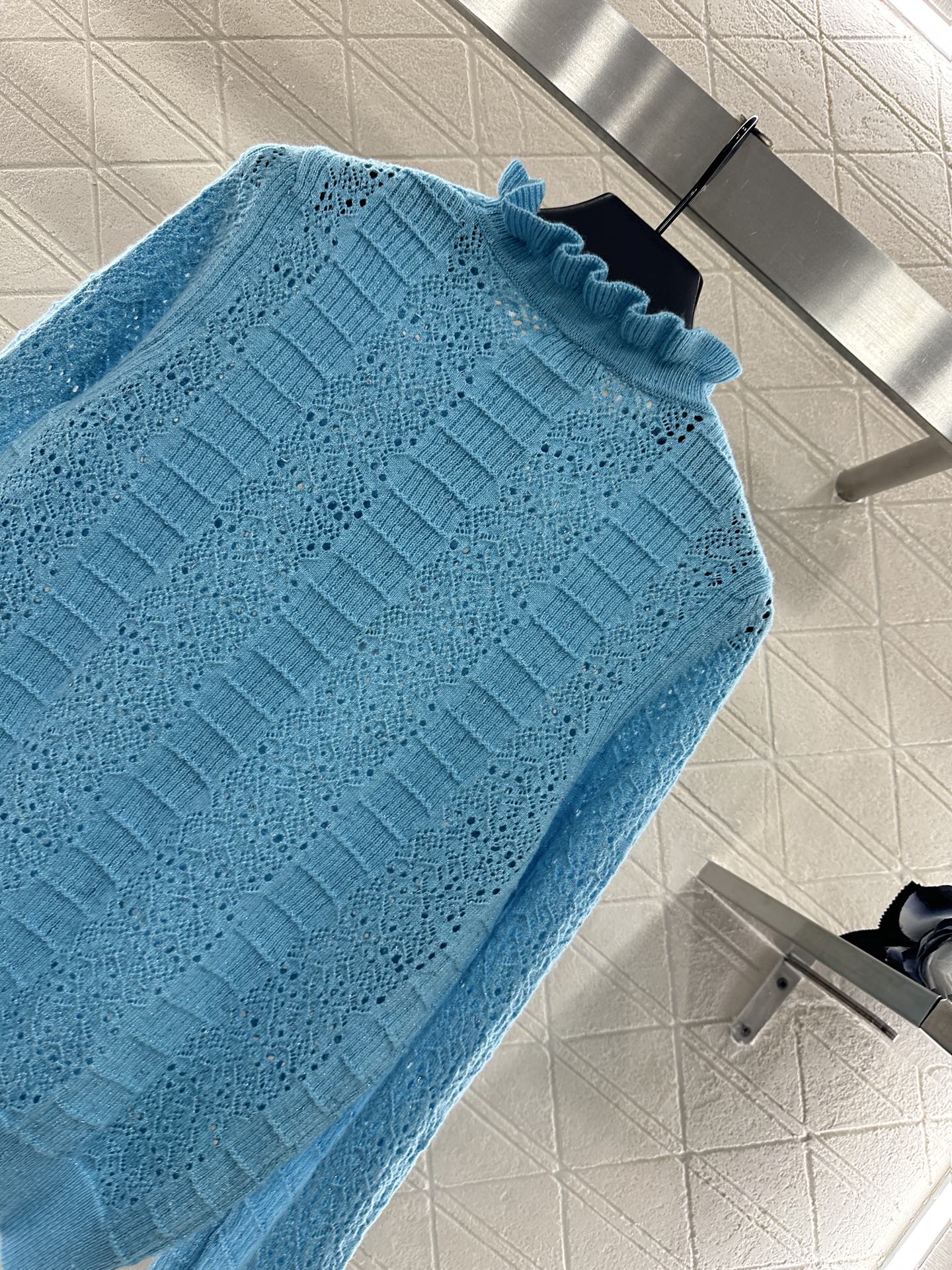 ♥Chane*♥2025新品上架 木耳花边立领针织长袖定制YB羊绒羊毛纱线织造，细腻柔软，弹力十足，精致