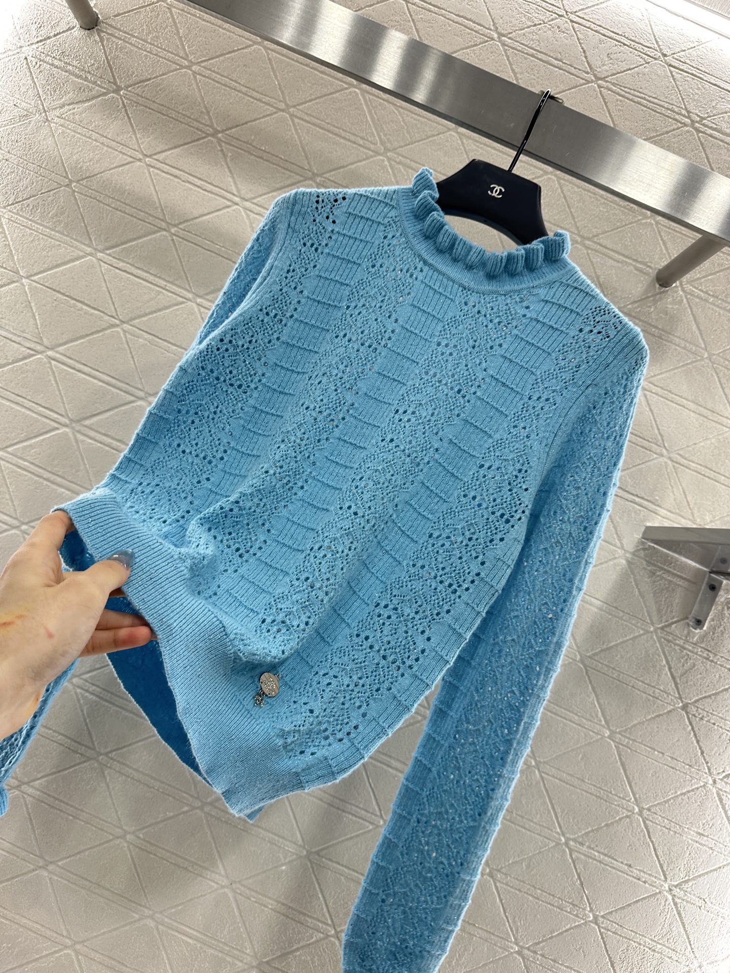 ♥Chane*♥2025新品上架 木耳花边立领针织长袖定制YB羊绒羊毛纱线织造，细腻柔软，弹力十足，精致