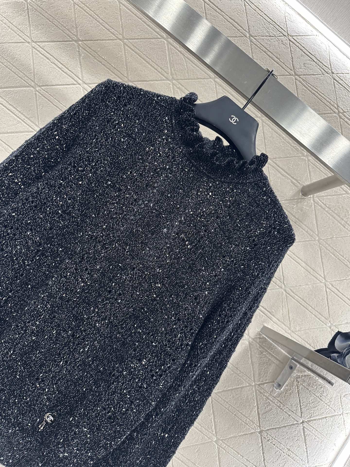 ♥Chane*♥2025新品上架 木耳花边立领针织长袖定制YB羊绒羊毛纱线织造，细腻柔软，弹力十足，精致