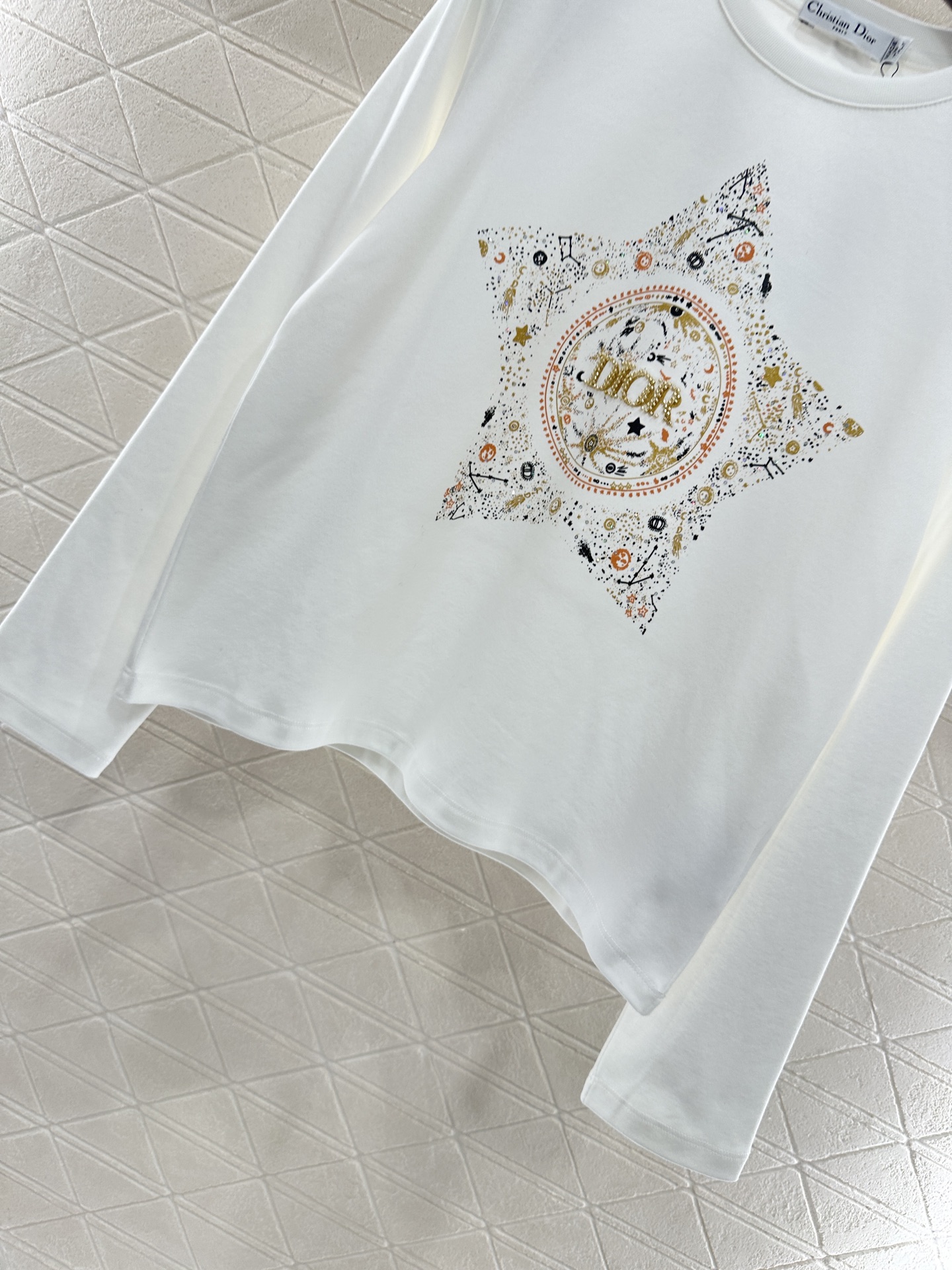 ♥Dio*♥2025新品上架 五角星钉珠水钻长袖上衣定制YB斜纹全棉材质，质感舒适，弹力好穿，圆领长袖上