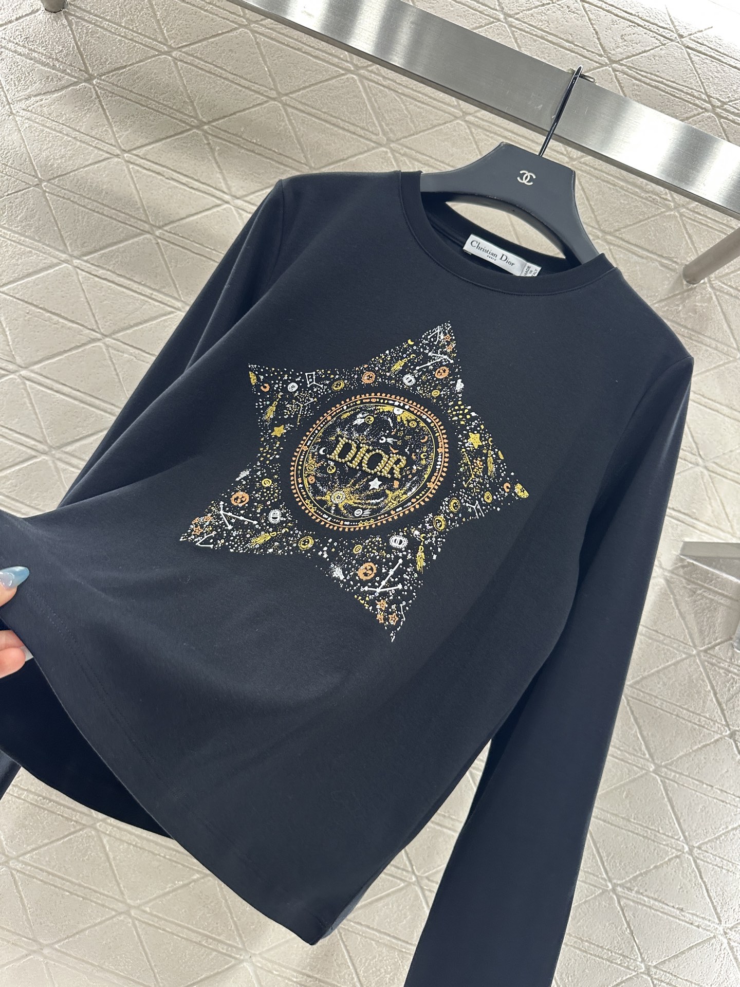 ♥Dio*♥2025新品上架 五角星钉珠水钻长袖上衣定制YB斜纹全棉材质，质感舒适，弹力好穿，圆领长袖上