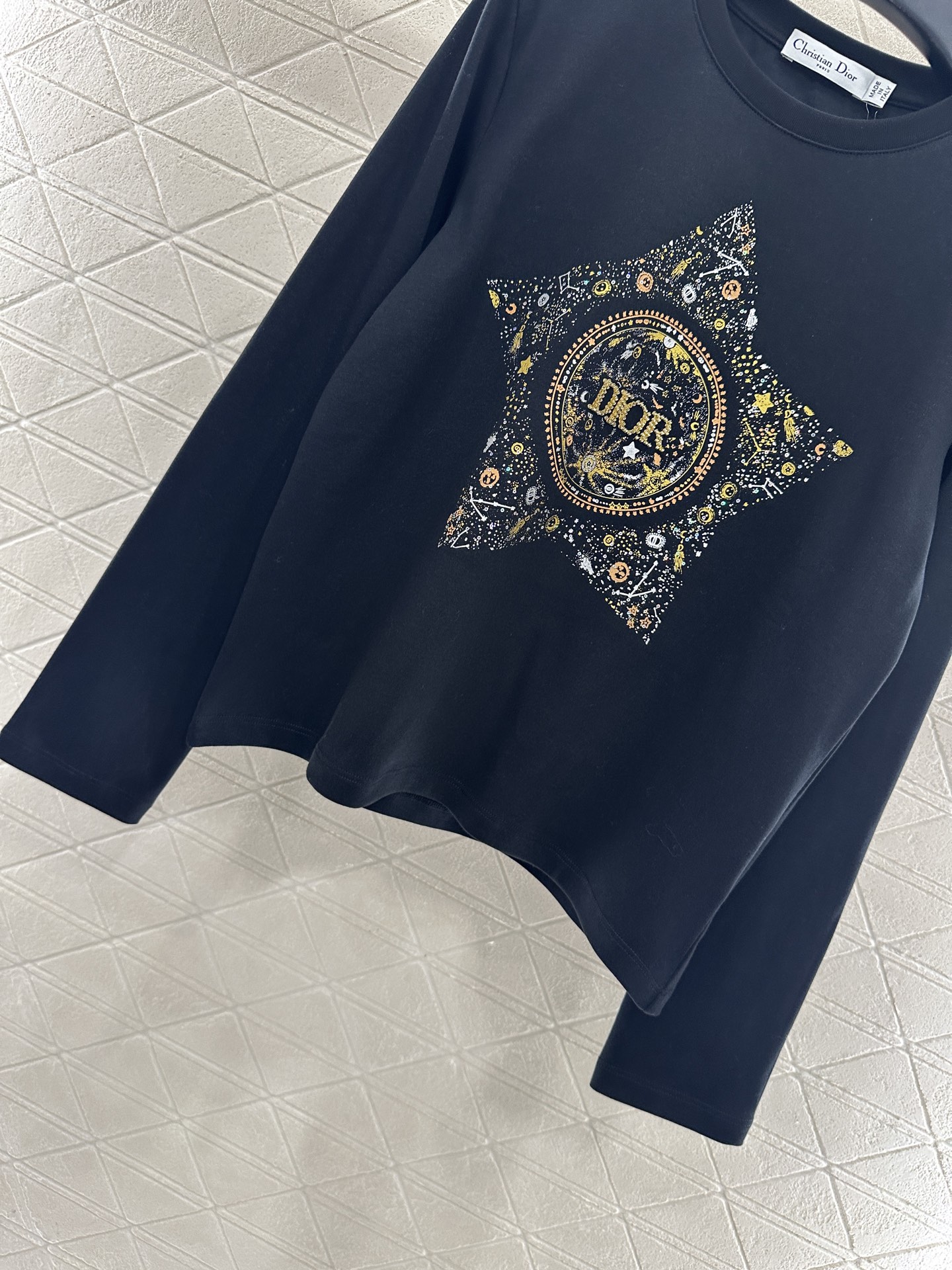 ♥Dio*♥2025新品上架 五角星钉珠水钻长袖上衣定制YB斜纹全棉材质，质感舒适，弹力好穿，圆领长袖上