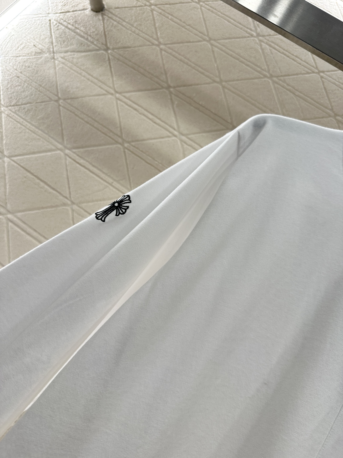 ♥CHrome hear*♥2025新品上架 口袋长袖上衣定制YB斜纹全棉材质，质感光泽，弹力十足，圆领