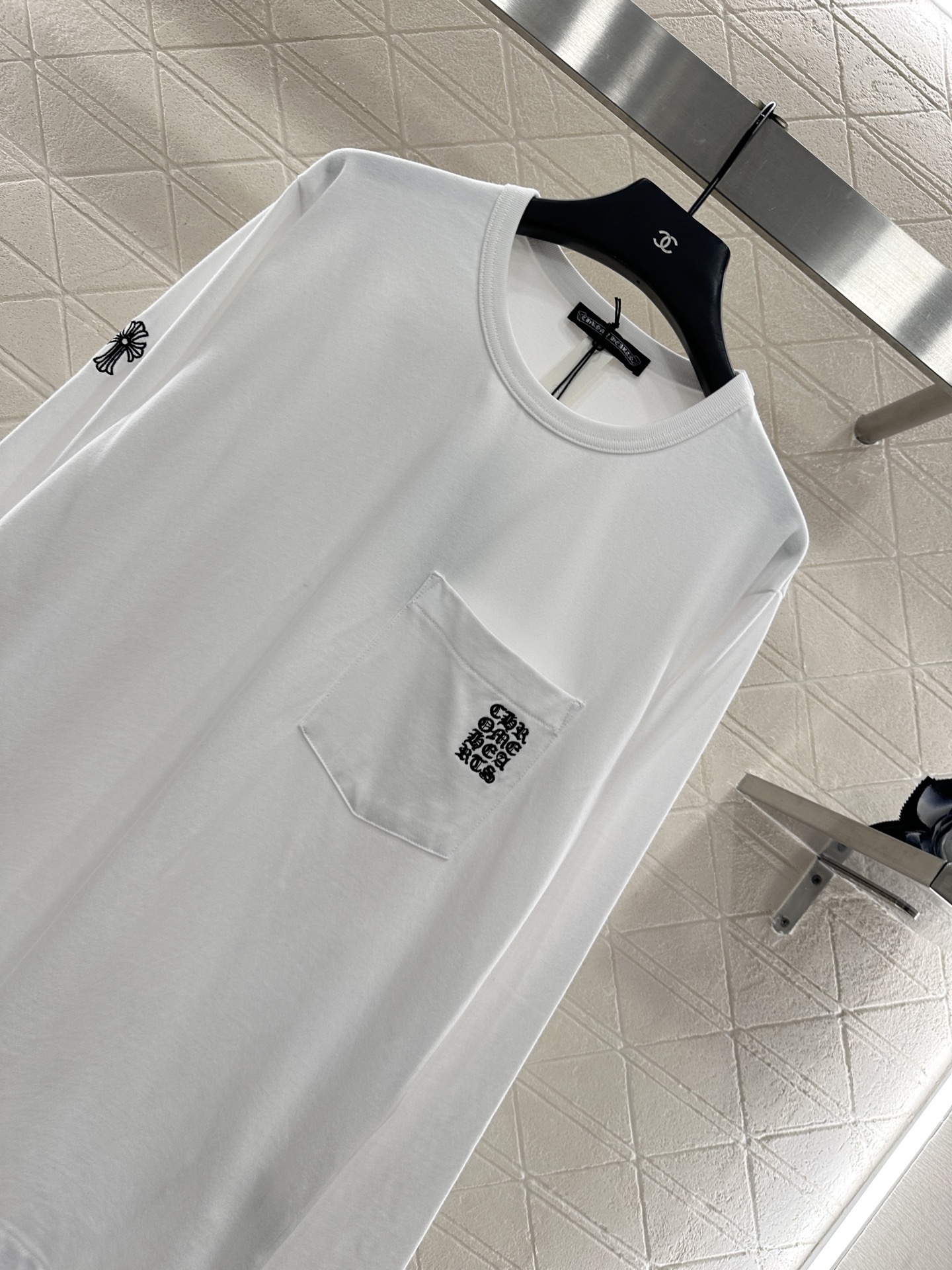 ♥CHrome hear*♥2025新品上架 口袋长袖上衣定制YB斜纹全棉材质，质感光泽，弹力十足，圆领