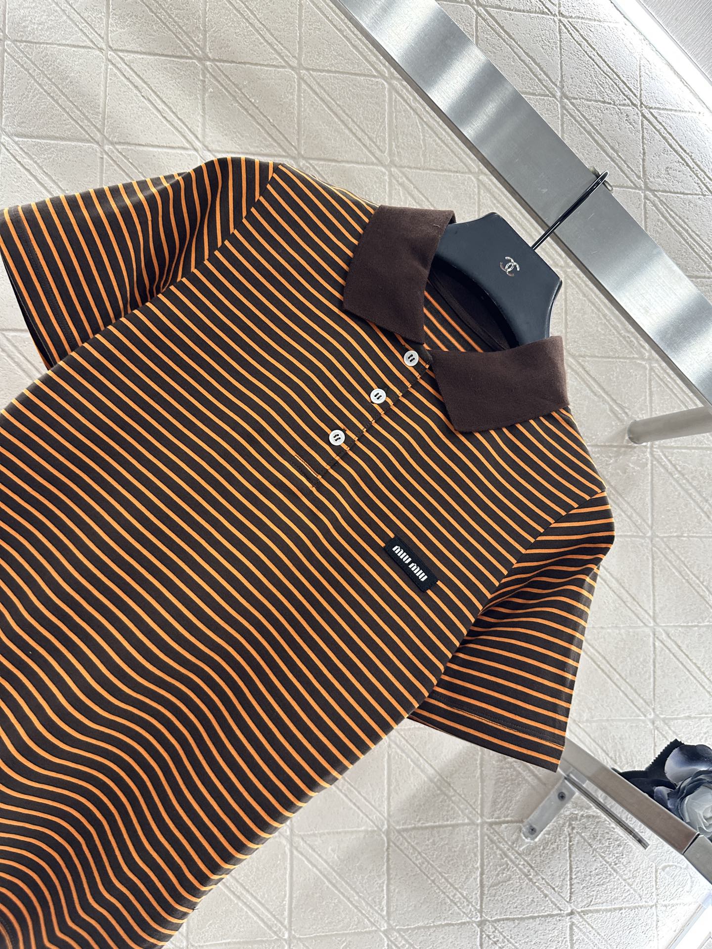 ♥Miumi*♥2025新品上架 𝑝𝑜𝑙𝑜条纹短袖定制YB精梳全棉材质，弹力舒适，质感十足，𝑝𝑜𝑙𝑜短袖