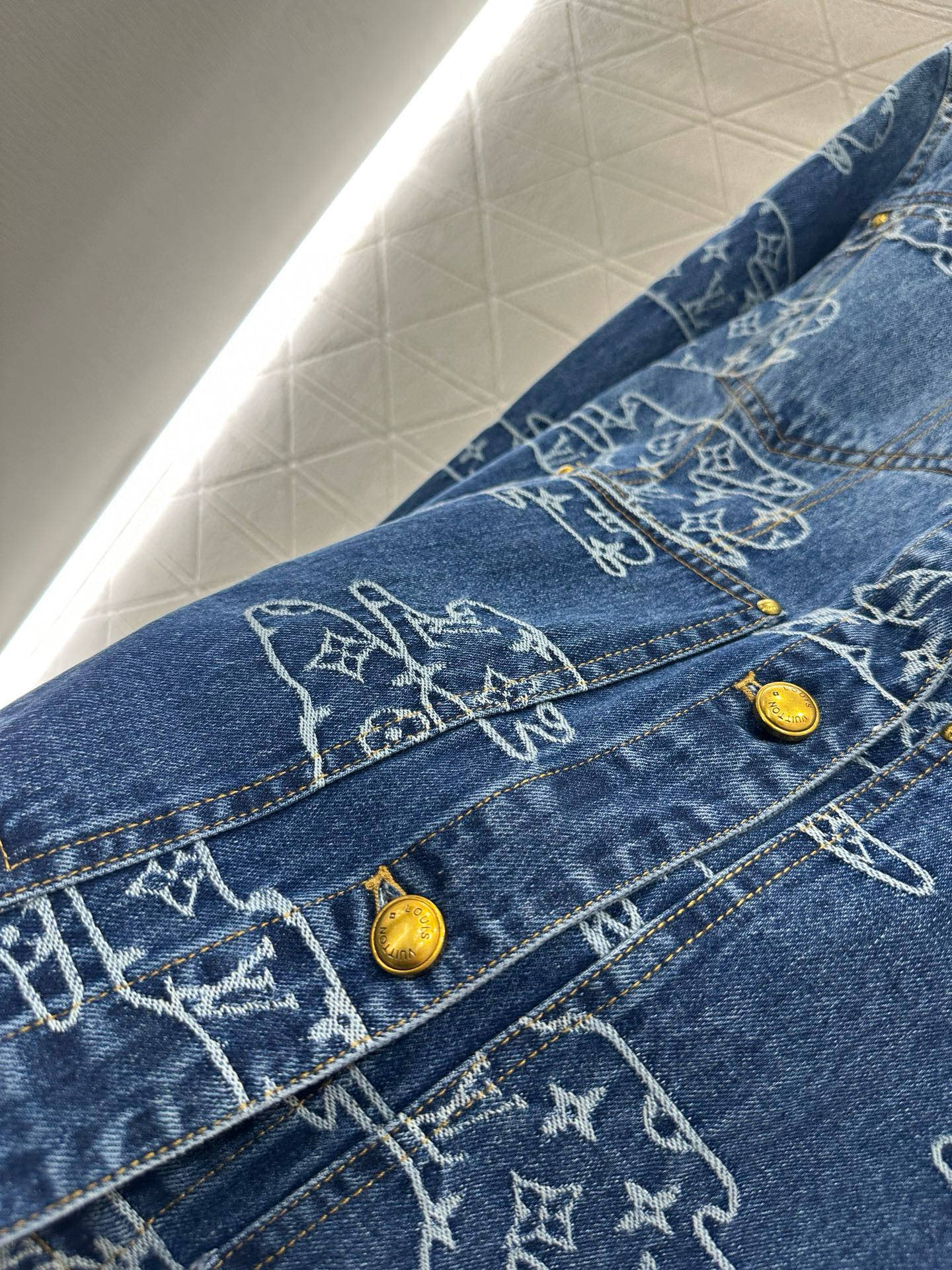 ♥louis vuitto*♥2025新品上架 提花牛仔外套长裤套装定制YB斜纹棉牛仔面料，透气性佳，柔