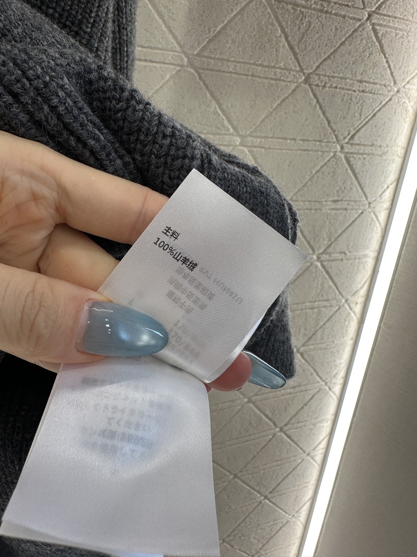 ♥Louis vuitto*♥2025新品上架 廓形字母刺绣口袋针织开衫定制YB羊绒纱线织造，质感高级，