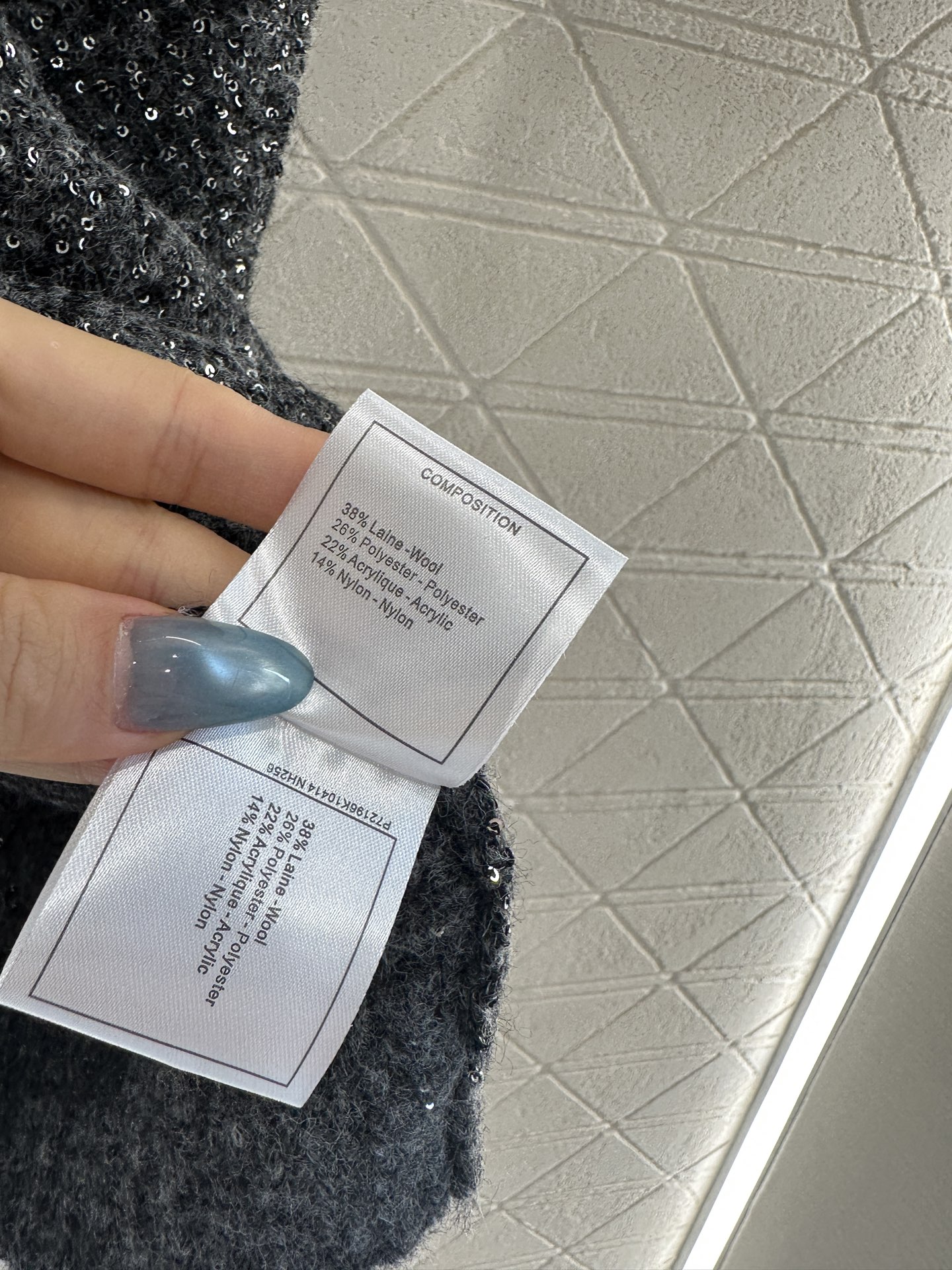 ♥Chane*♥2025新品上架 细闪挖空银丝针织背心定制YB羊毛纱线织造，质感高级舒适，宽边背心剪裁，