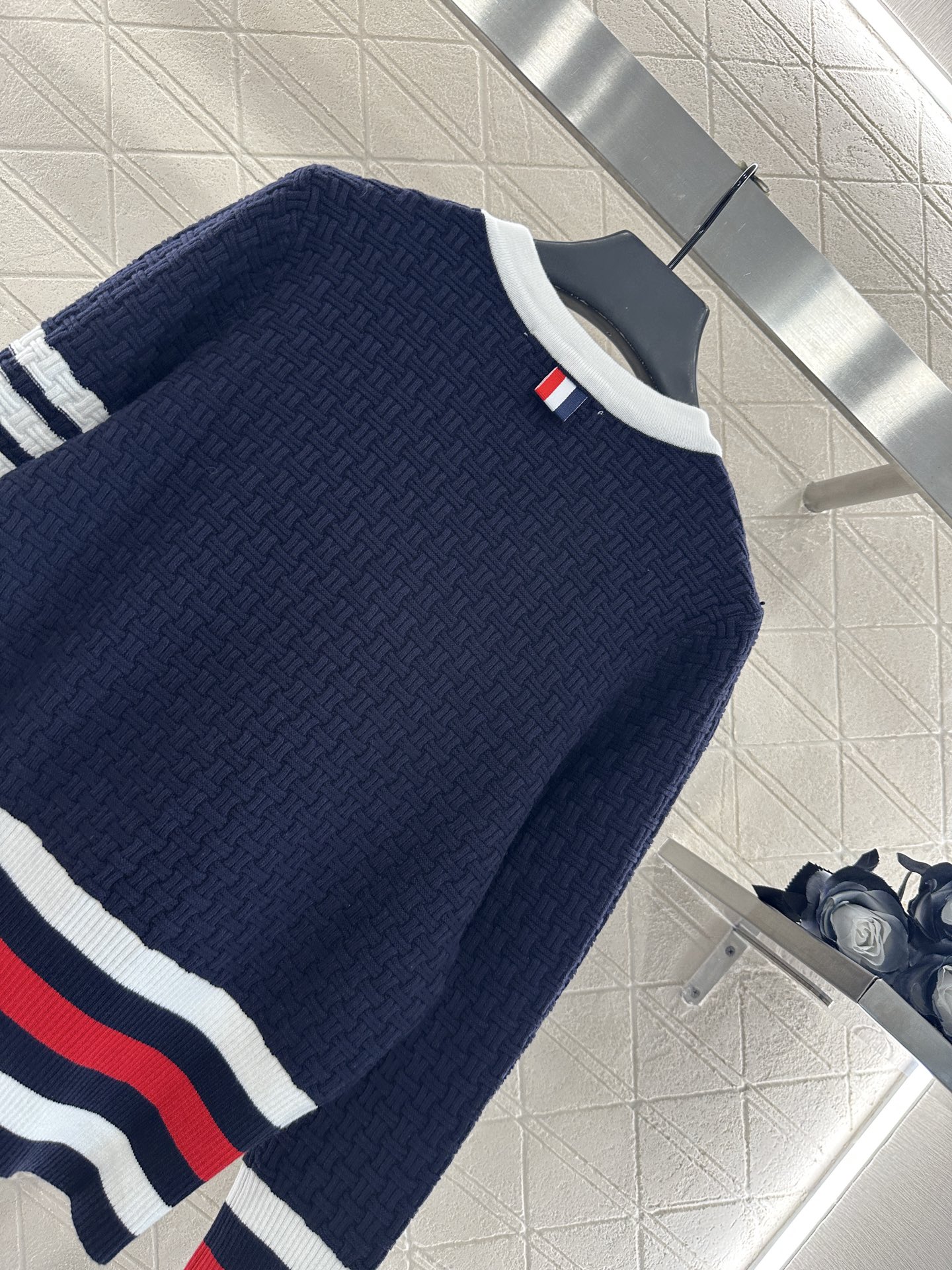 ♥️Thom brown*♥2025新品上架 编织撞色针织开衫定制YB羊毛纱线织造，质感光泽，柔软亲肤，