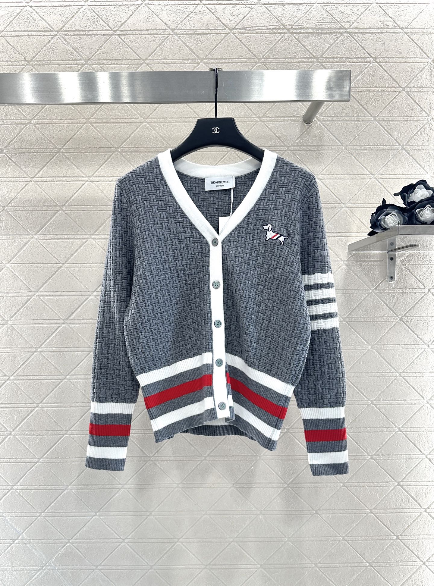 ♥️Thom brown*♥2025新品上架 编织撞色针织开衫定制YB羊毛纱线织造，质感光泽，柔软亲肤，