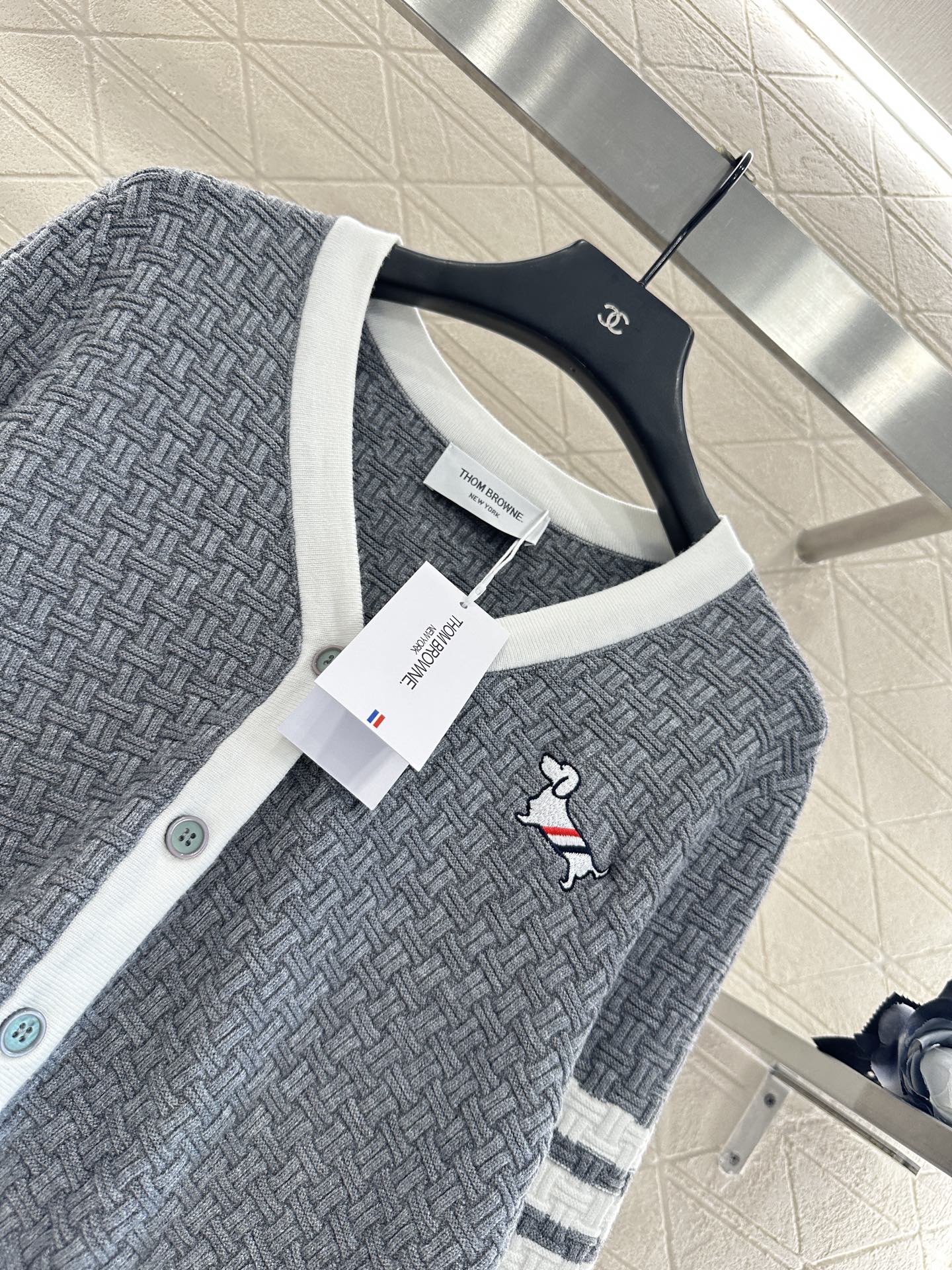 ♥️Thom brown*♥2025新品上架 编织撞色针织开衫定制YB羊毛纱线织造，质感光泽，柔软亲肤，